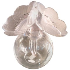 French Art Deco Crystal Anemone Perfume Bottle by René Lalique, 1930s