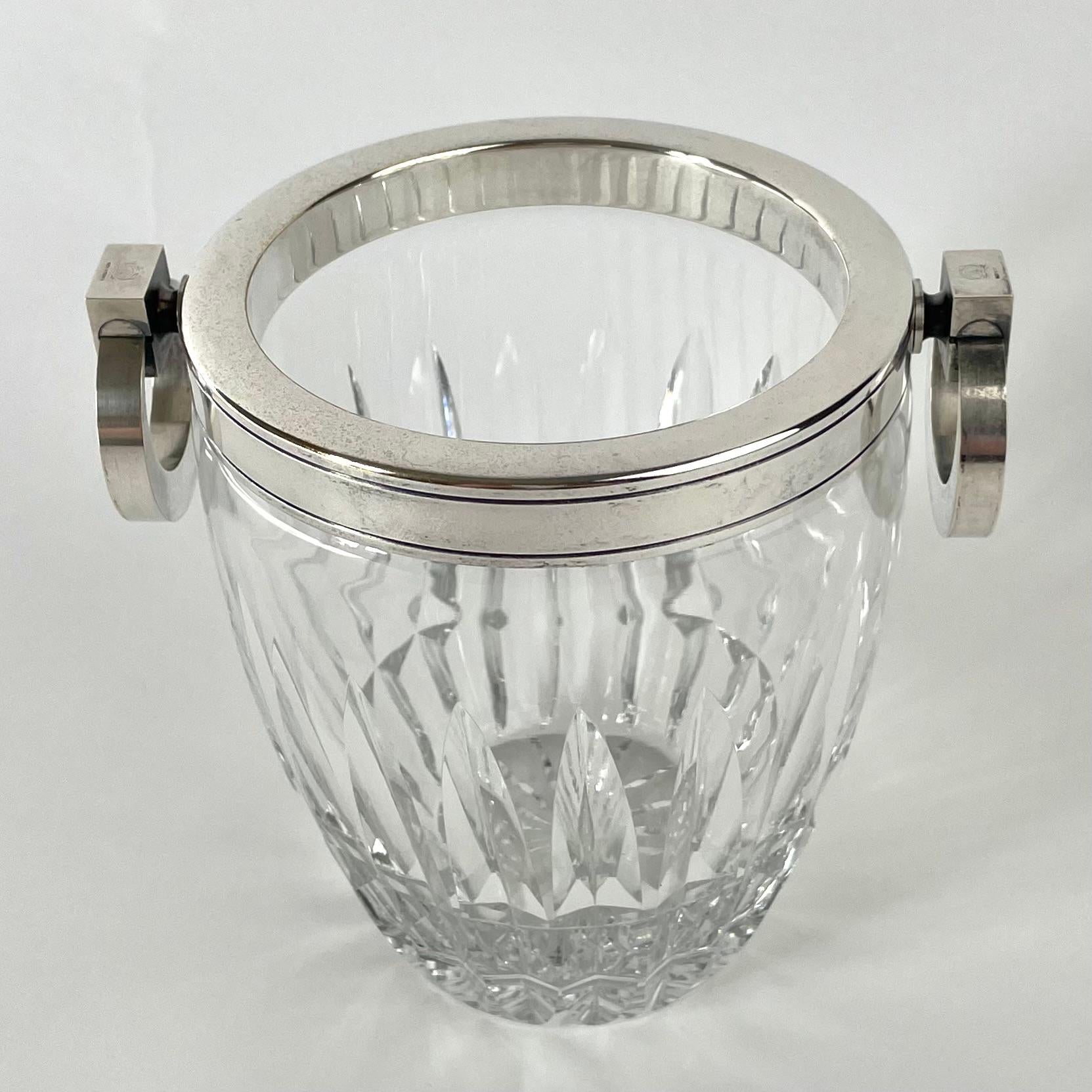 Français Seau à glace en cristal de l'Art déco français avec montures en métal argenté, années 1930 en vente