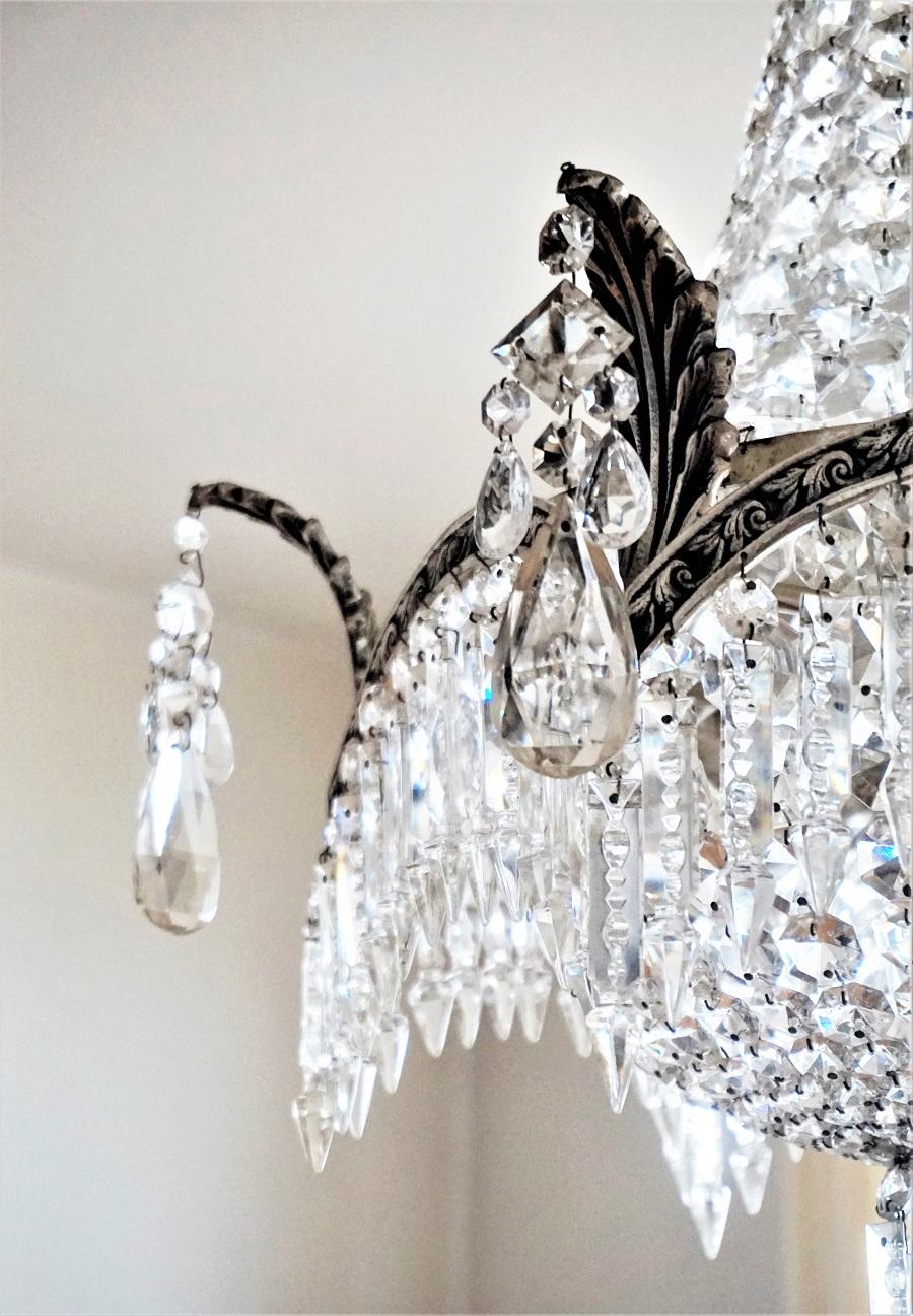 Lustre Art Déco français à neuf lumières avec cadre en cristal et bronze argenté en vente 2