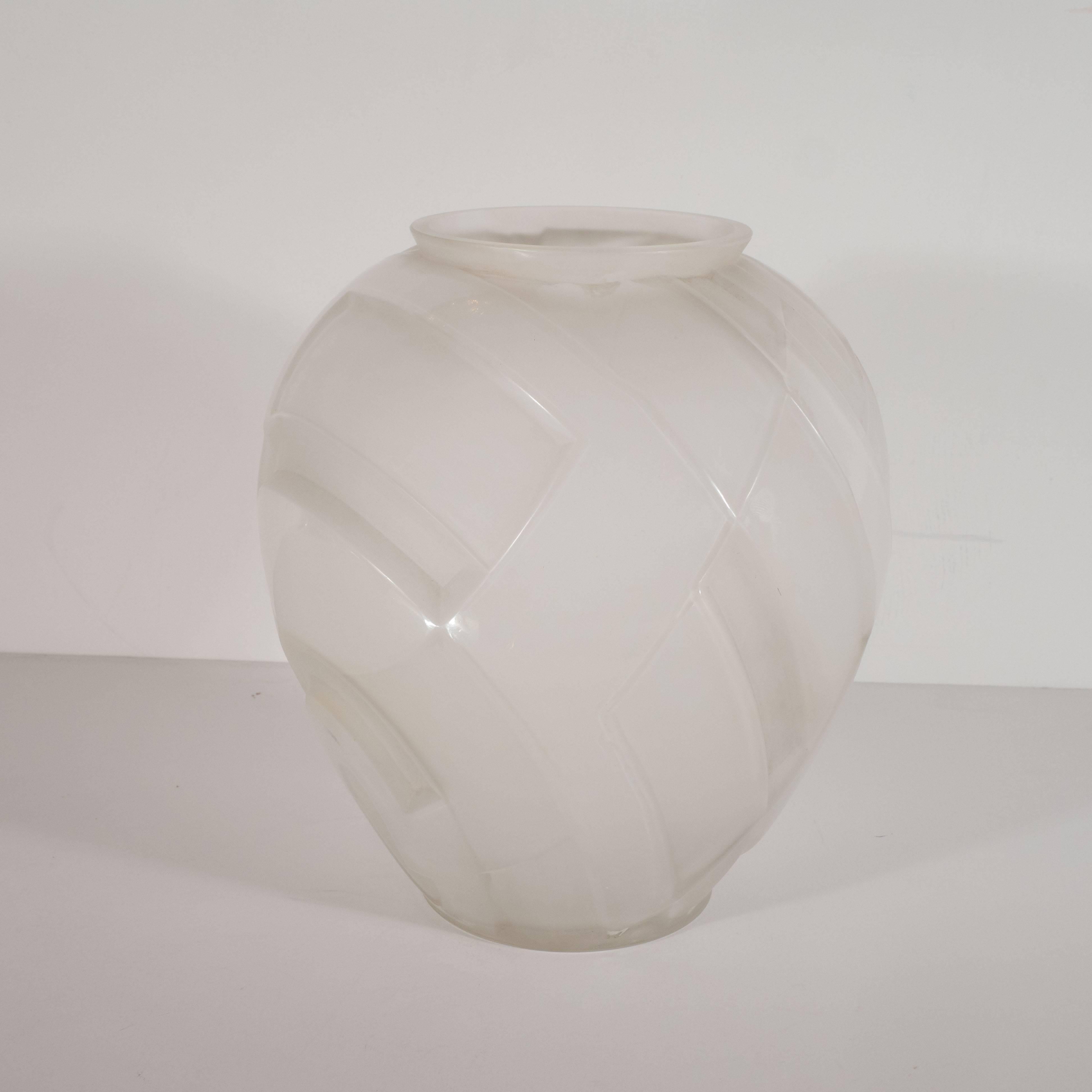 Mid-20th Century French Art Deco Cubist Vase in Translucent and Frosted Glass by Andre Hunebelle