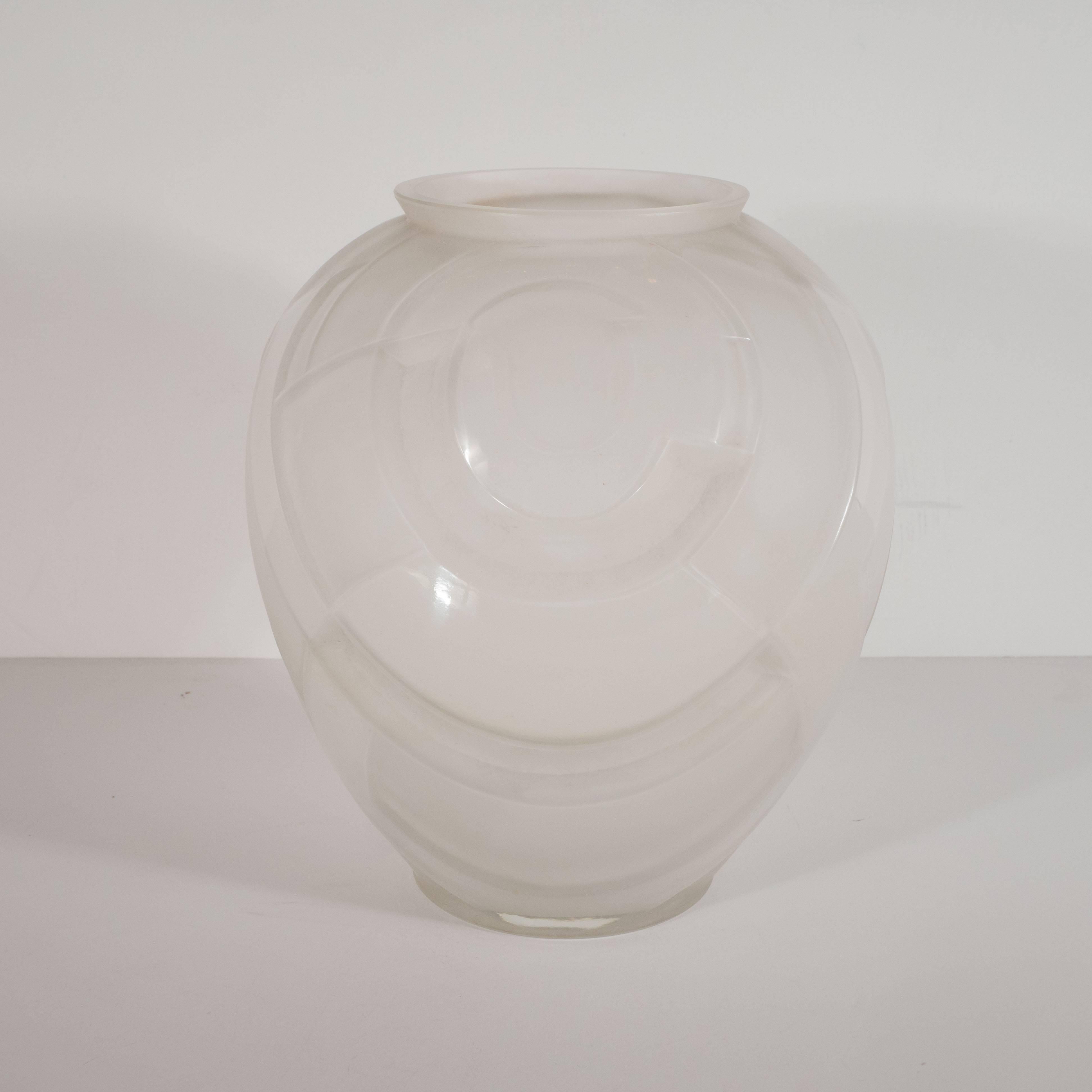 French Art Deco Cubist Vase in Translucent and Frosted Glass by Andre Hunebelle 2
