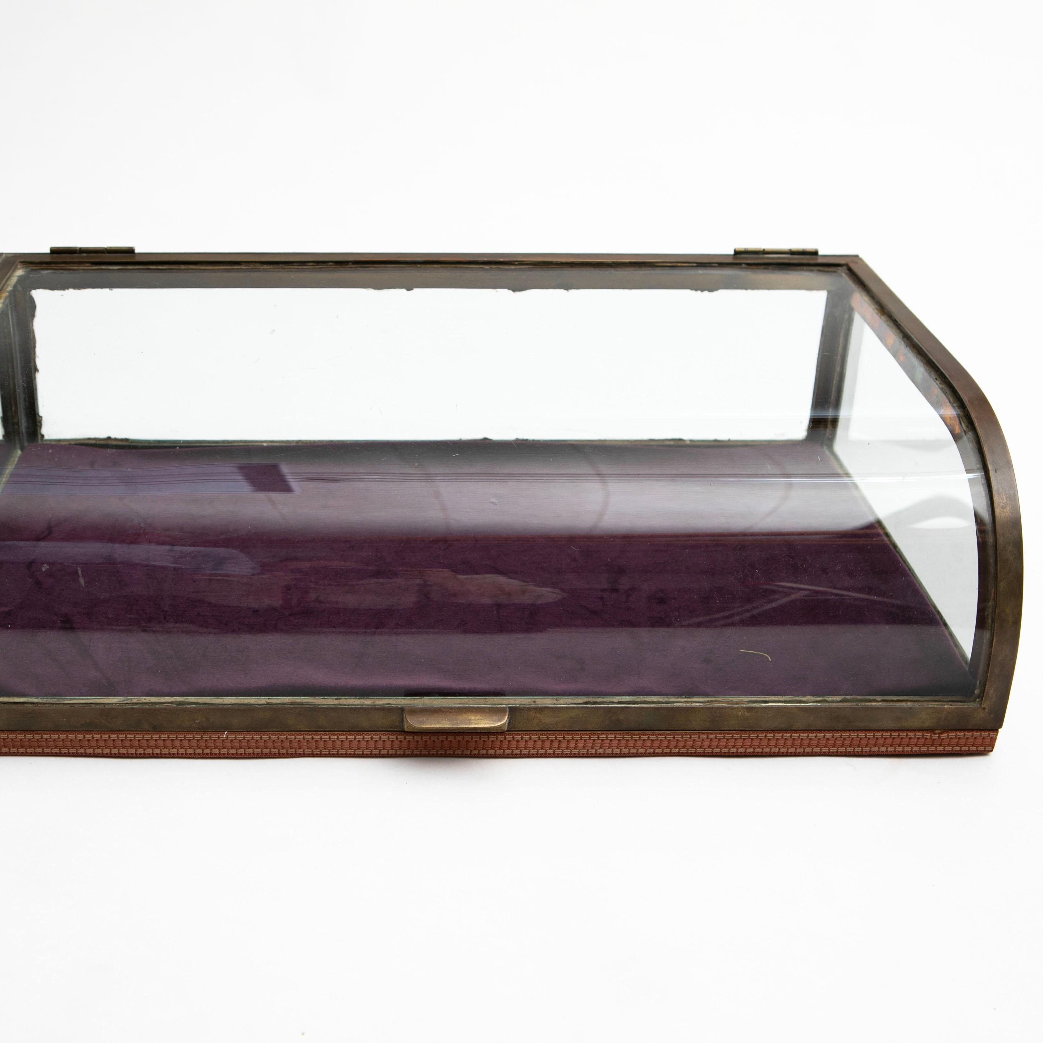 French Art Deco Curved Glass Countertop Showcase 4