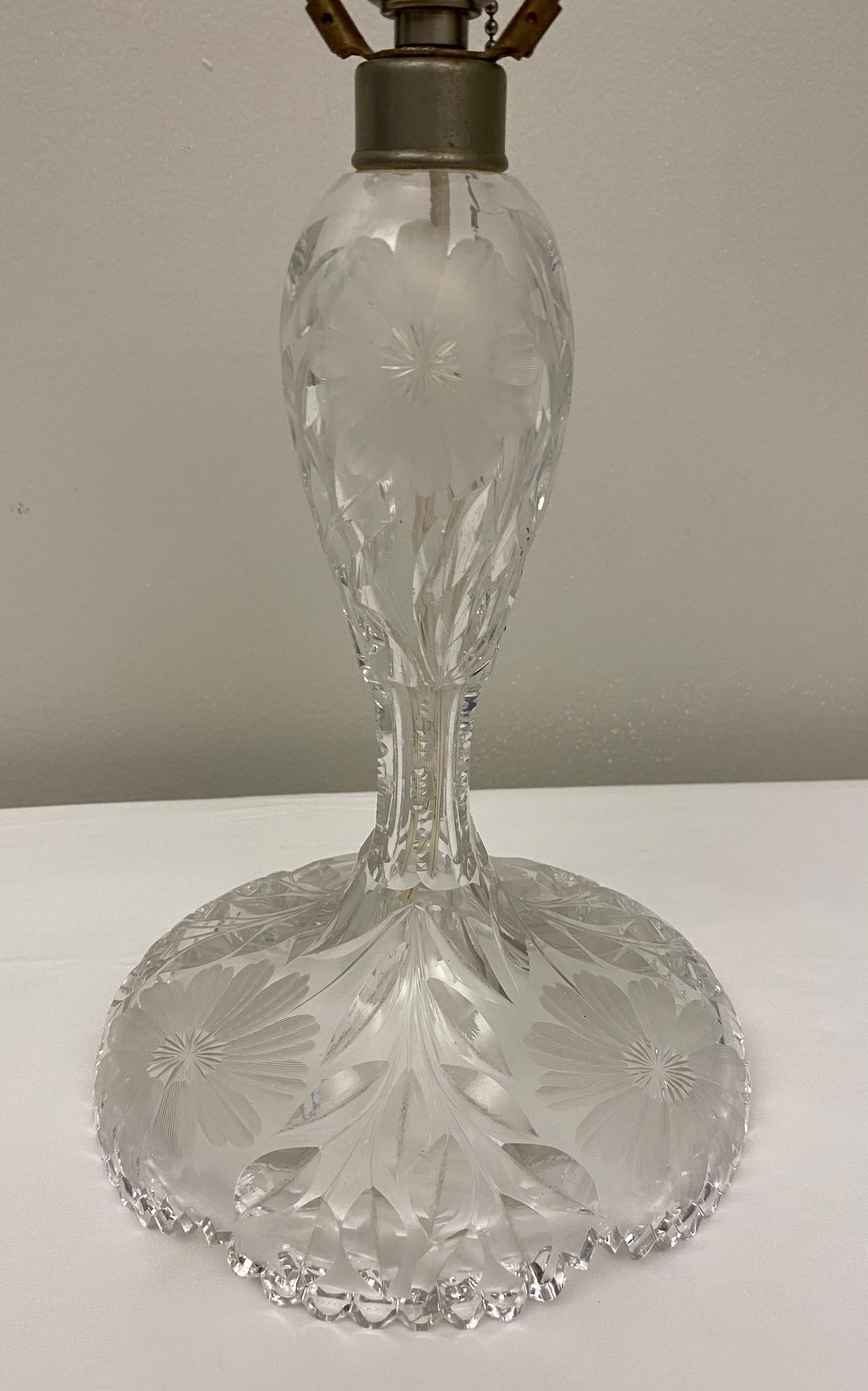 20th Century French Art Deco Cut Crystal Table Lamp in the Manner of Baccarat For Sale