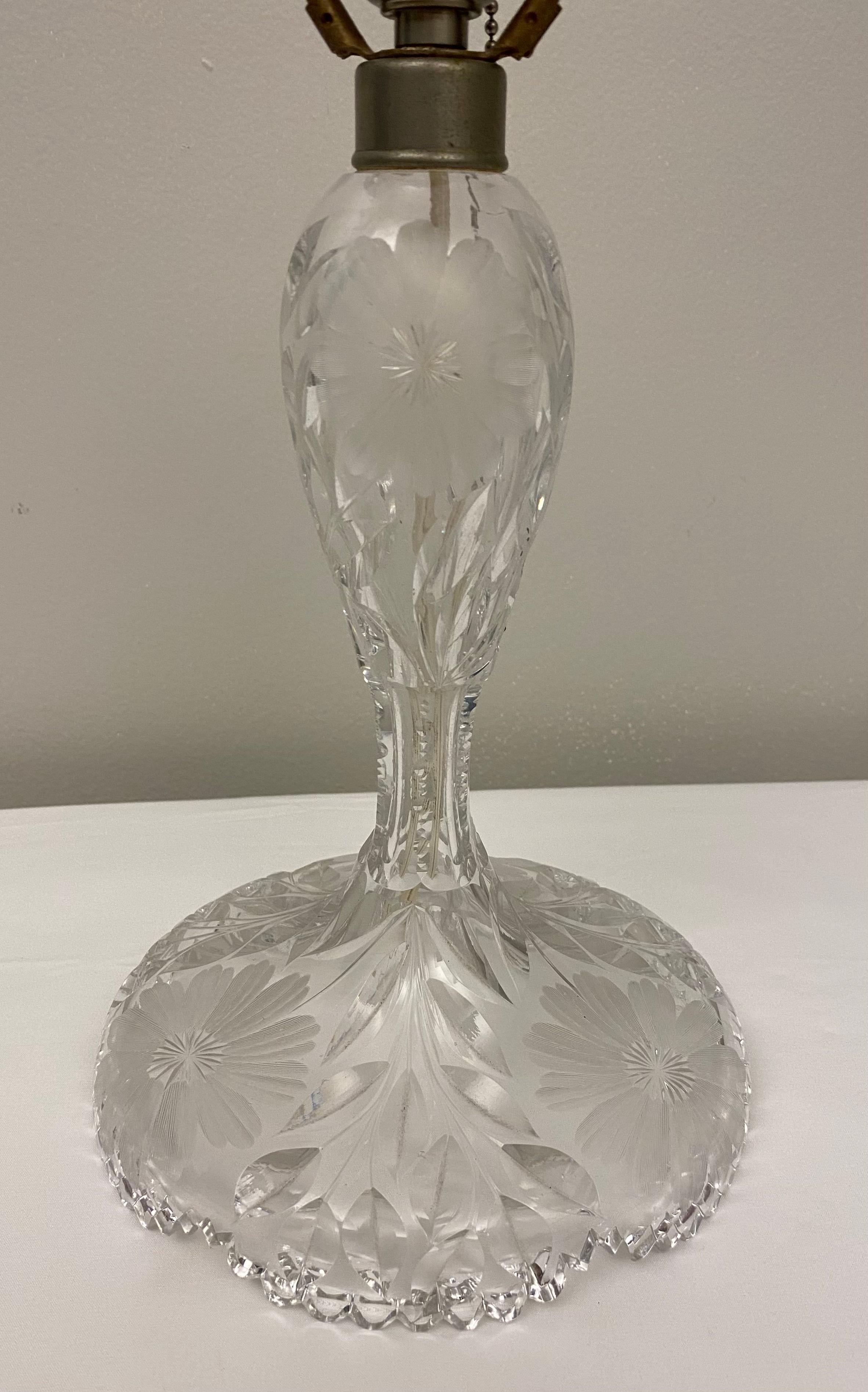 Lampe de bureau française Art Déco en cristal taillé à la manière de Baccarat Bon état - En vente à Miami, FL