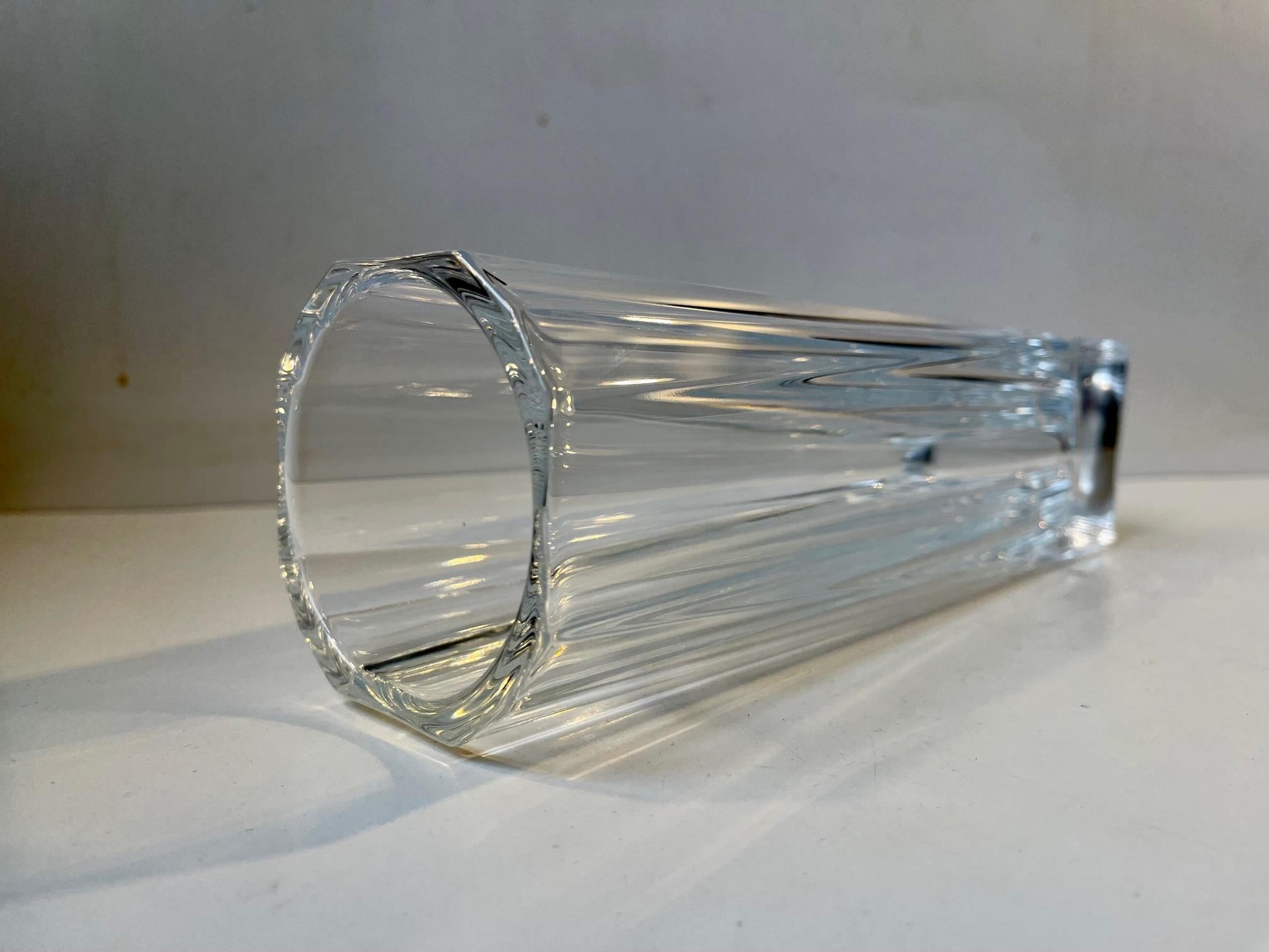 French Art Deco Cut Crystal Vase in the style of Daum, 1930s For Sale 1