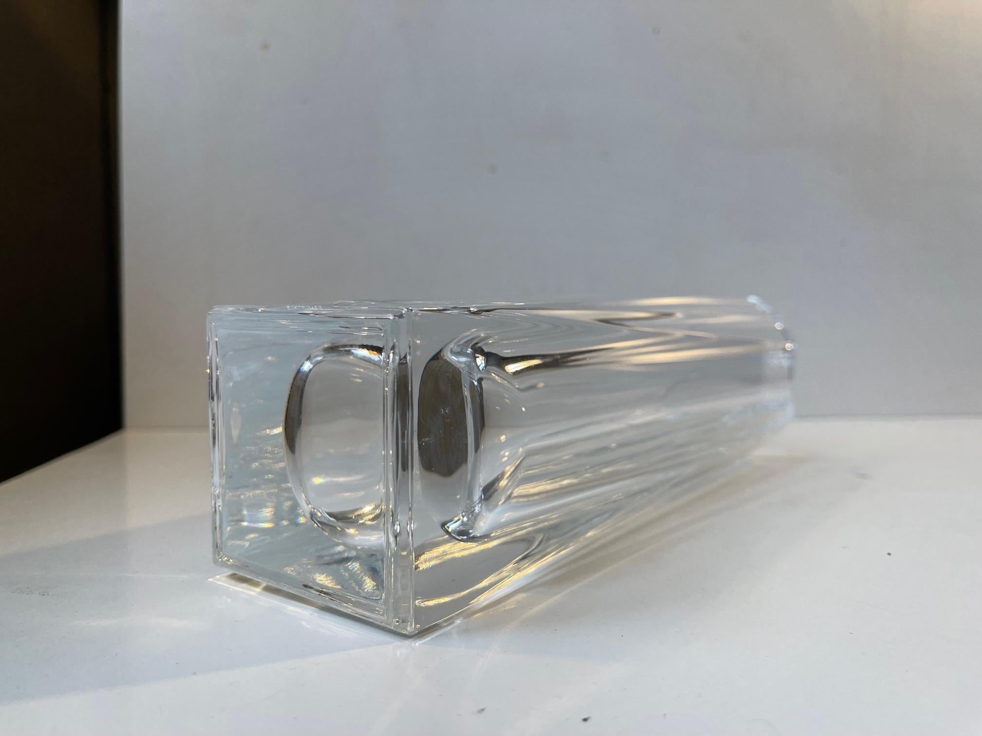 French Art Deco Cut Crystal Vase in the style of Daum, 1930s For Sale 2