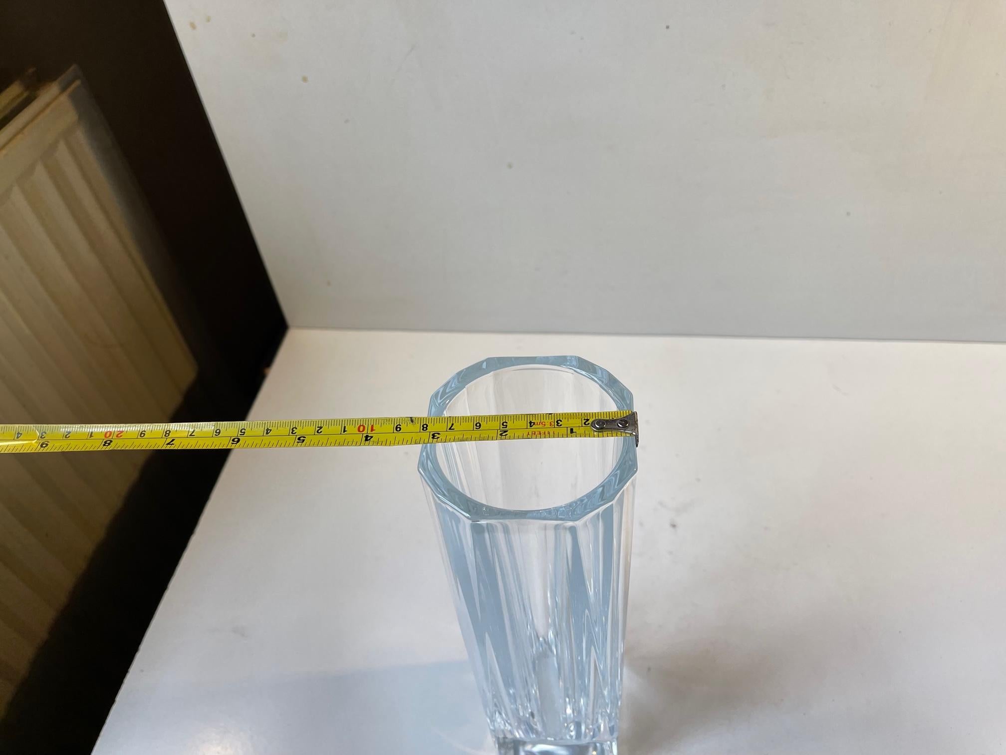 Vase en cristal taillé Art Déco français dans le style de Daum, années 1930 Bon état - En vente à Esbjerg, DK