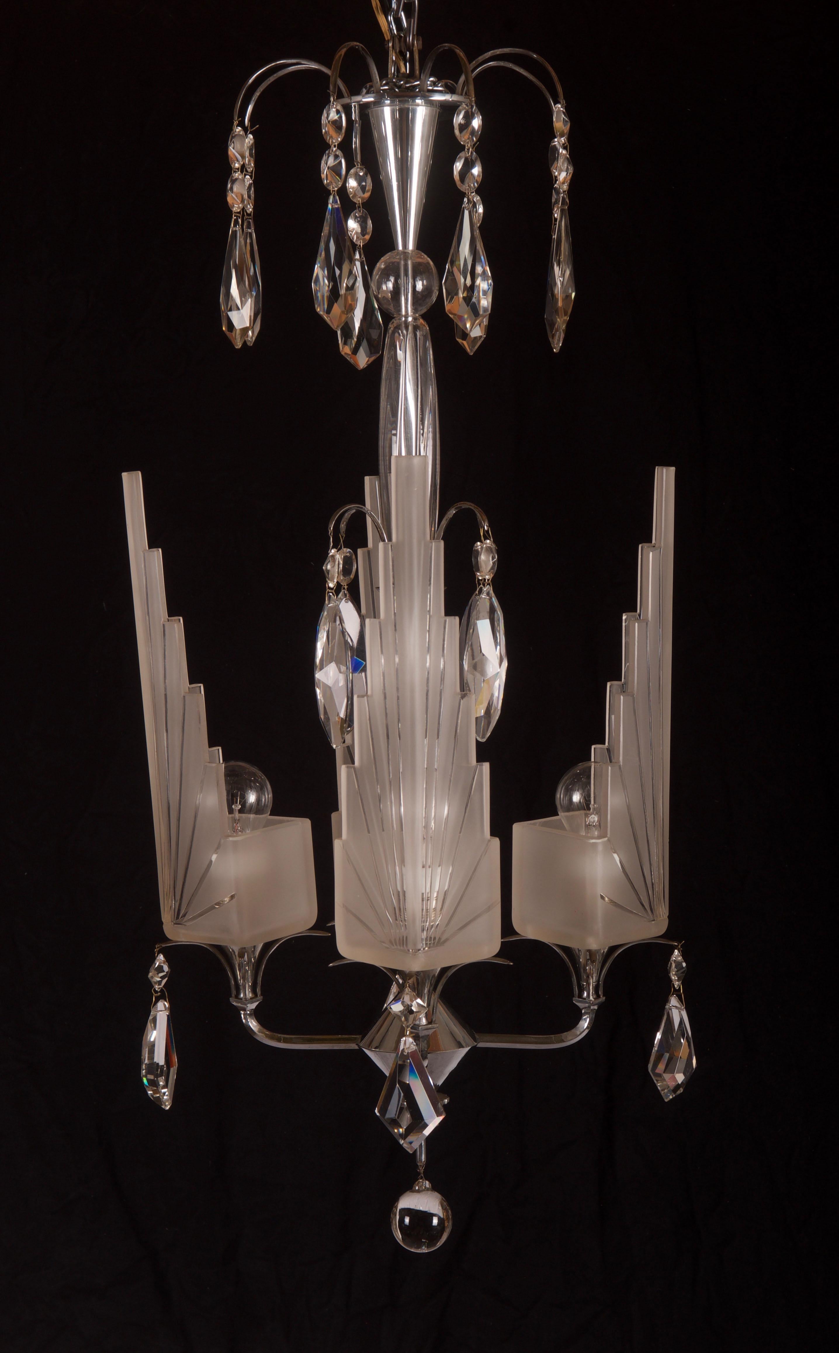 French Art Deco Cut Crystals Chandelier For Sale 8