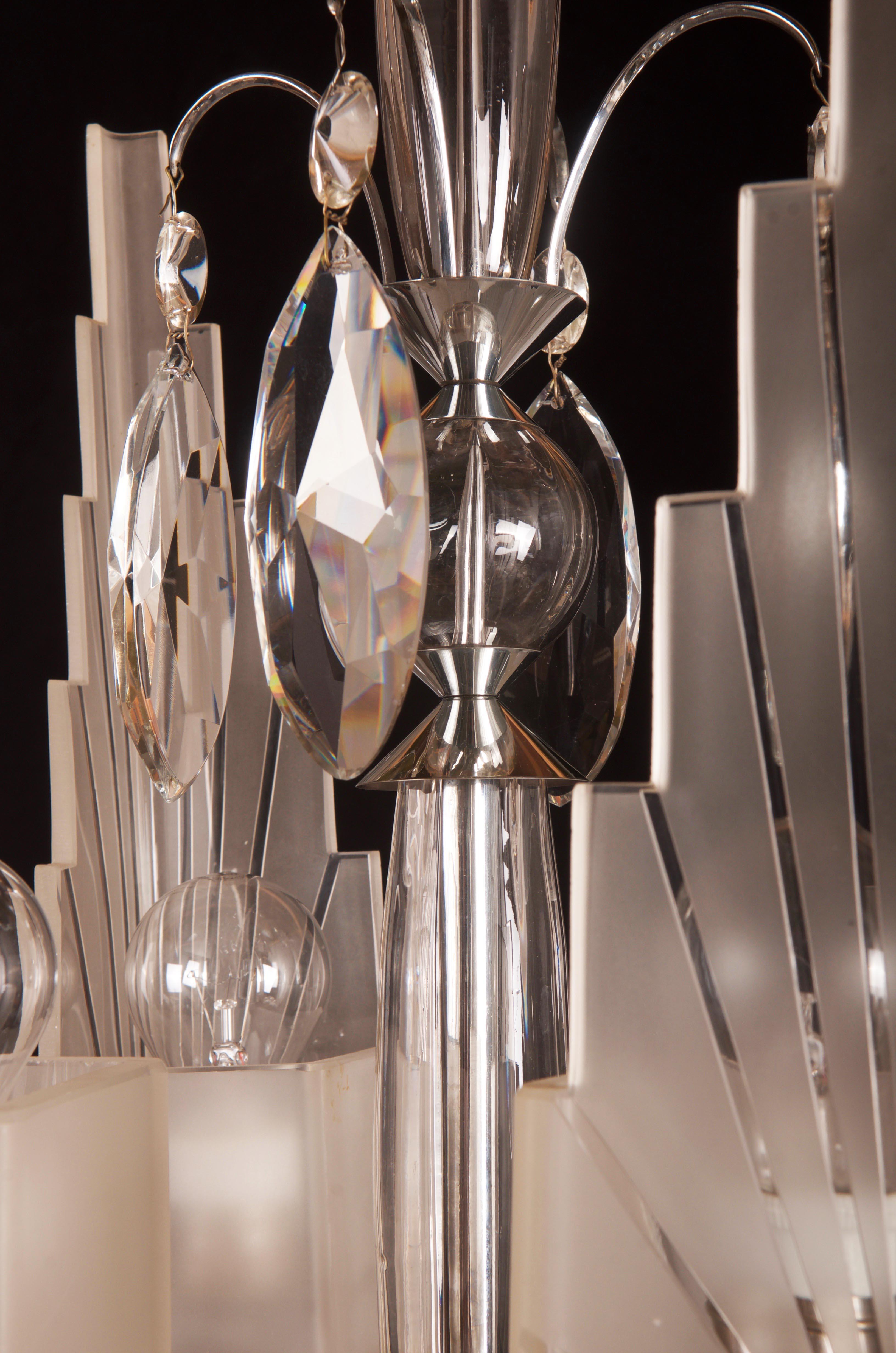 Ottone Lampadario francese Art Deco con cristalli tagliati in vendita