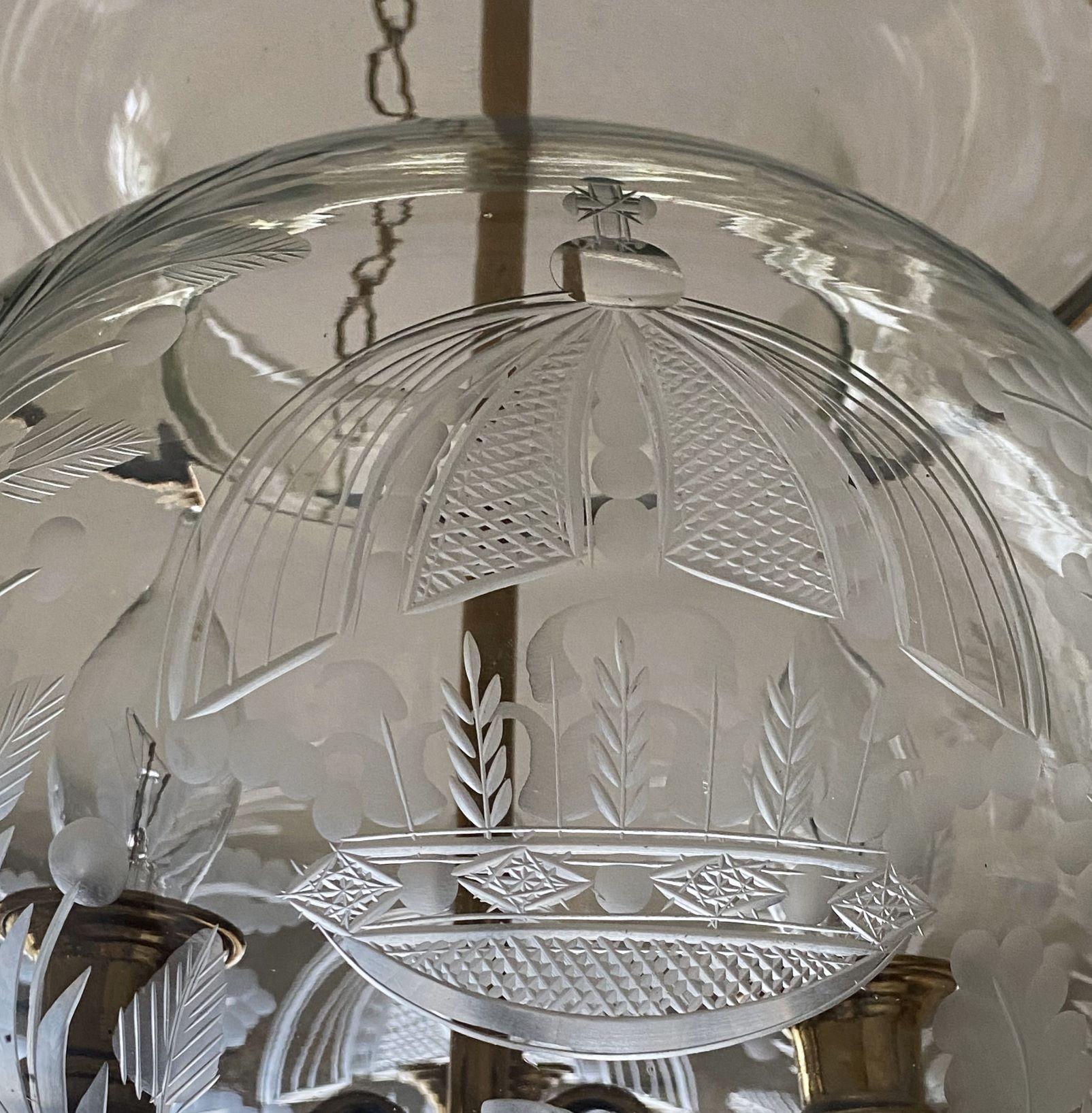 Ancienne lanterne de salle à trois lumières en verre taillé français vers 1900-1910, électrifiée en vente 3