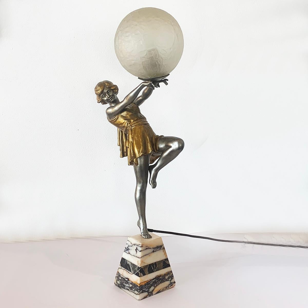 French Art Deco Dancer Lamp by Carlier In Good Condition For Sale In Daylesford, Victoria