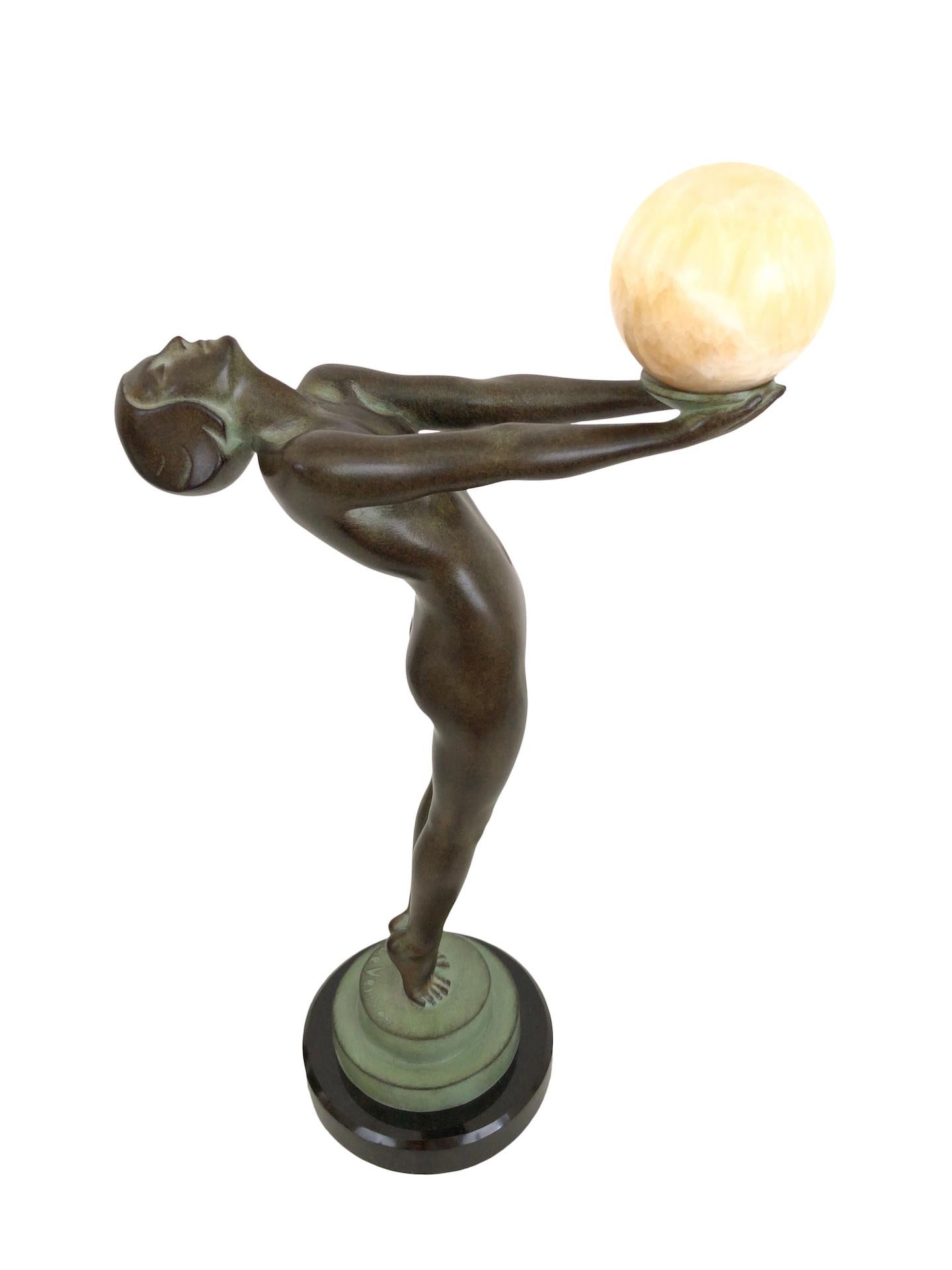 French Art Deco Dancer Sculpture Leuer with Onyx Ball Original Max Le Verrier In Excellent Condition In Ulm, DE