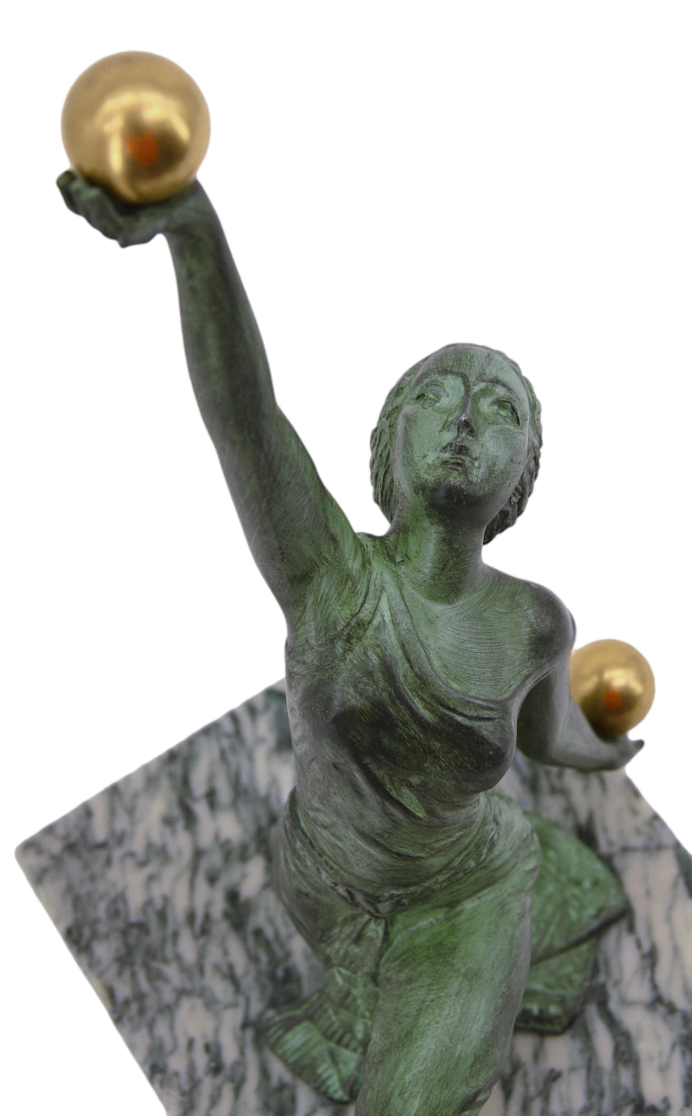Art déco Sculpture française Art Déco, danseuse avec ballons, vers 1925 en vente