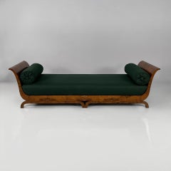 French Art Deco daybed barchettone bed in green fabric and wood, 1940s