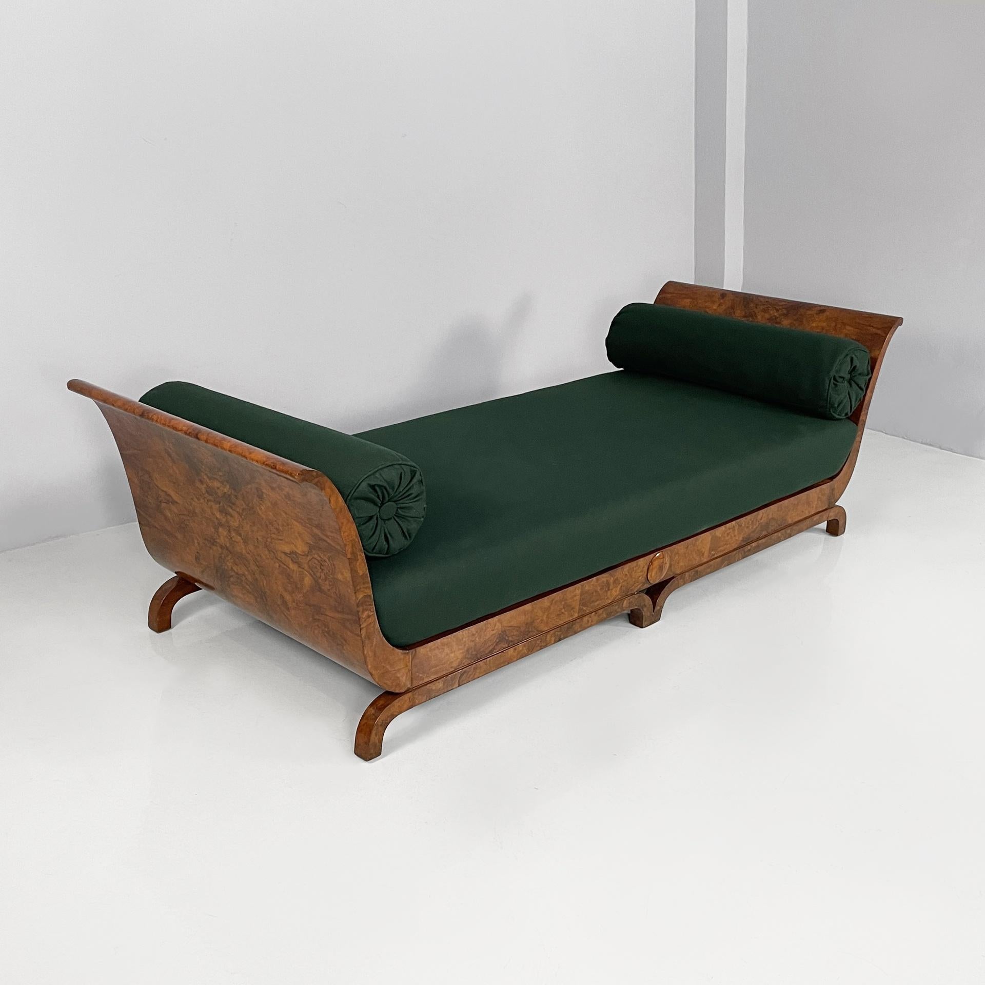 Art déco Lit de jour barchettone Art Deco français en tissu vert et bois, années 1940 en vente