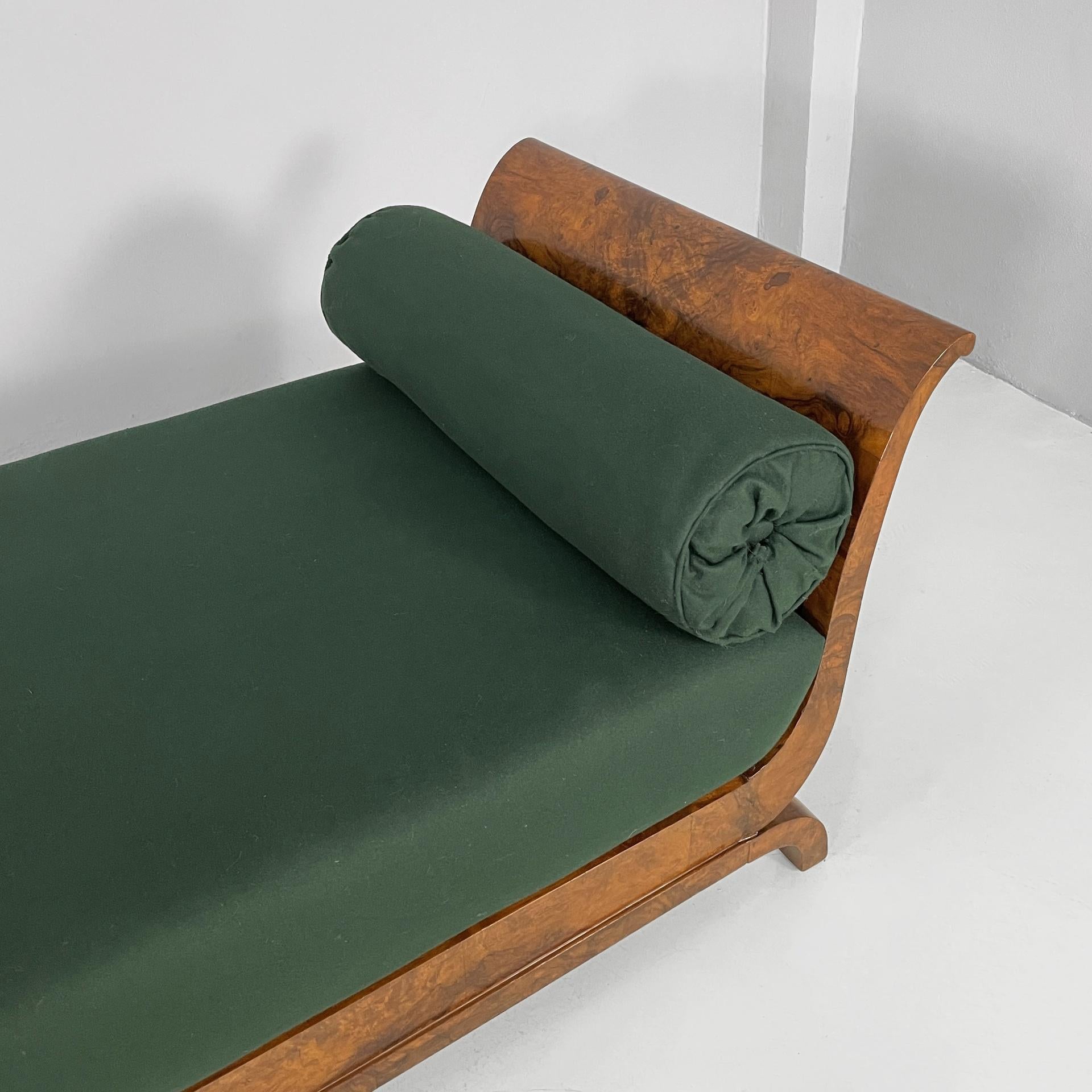 Tissu Lit de jour barchettone Art Deco français en tissu vert et bois, années 1940 en vente