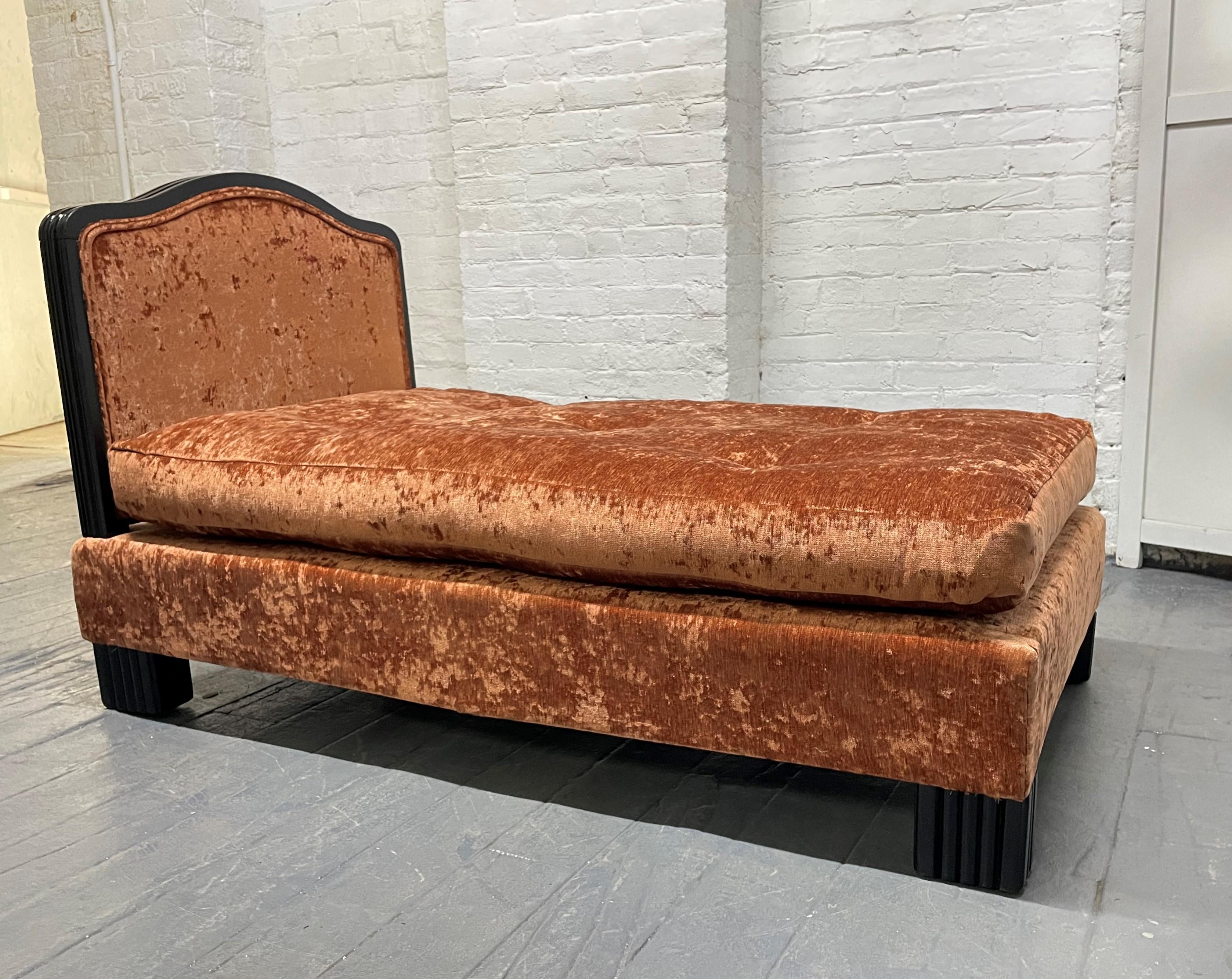 Velvet French Art Deco Daybed For Sale