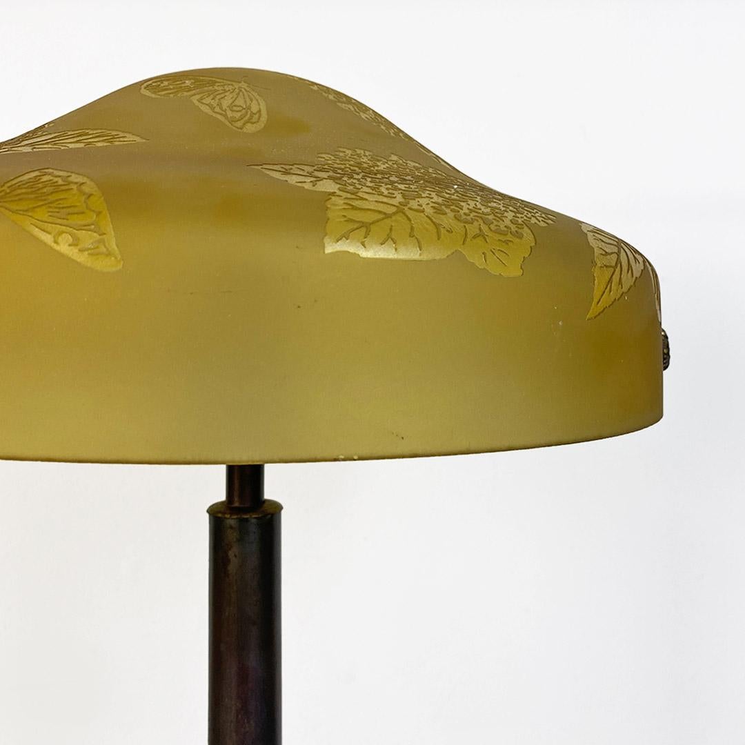 French art deco decorate glass and burnished brass table lamp by Deveau, 1930s 4