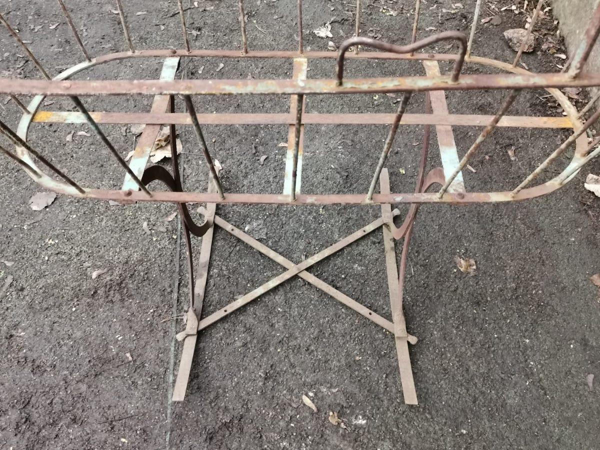 French Art Deco Decorative Iron Cot or Cradle with Canopy on Gentle Rockers For Sale 6