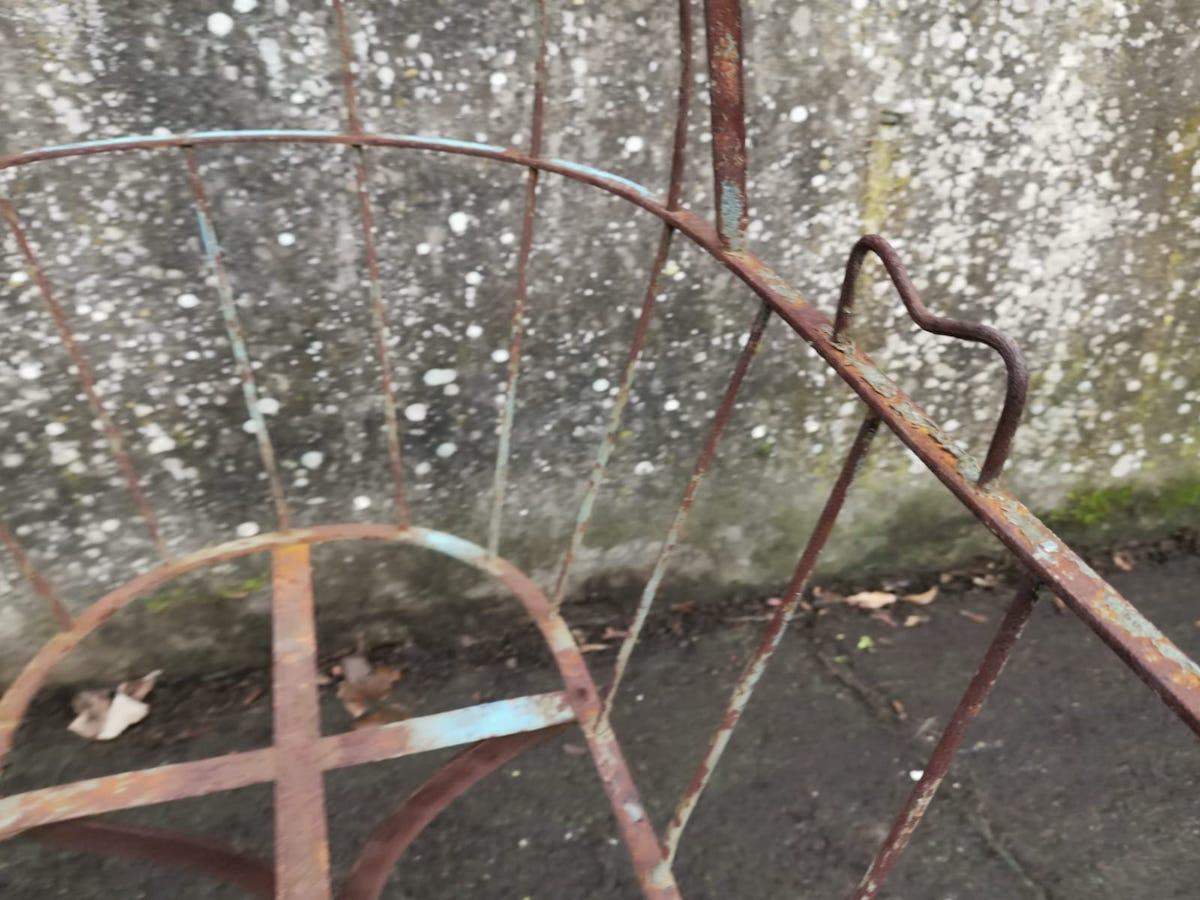 French Art Deco Decorative Iron Cot or Cradle with Canopy on Gentle Rockers For Sale 7