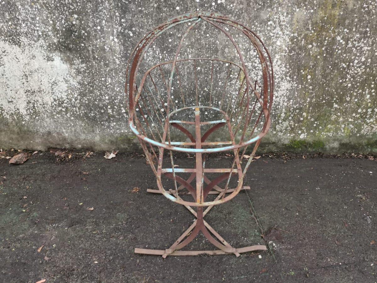 French Art Deco Decorative Iron Cot or Cradle with Canopy on Gentle Rockers For Sale 4