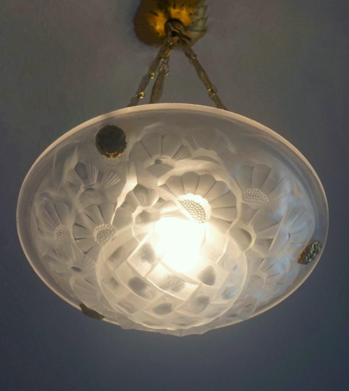 French Art Deco Degue Art Glass Pendant Chandelier, Signed, France, 1930s For Sale 7