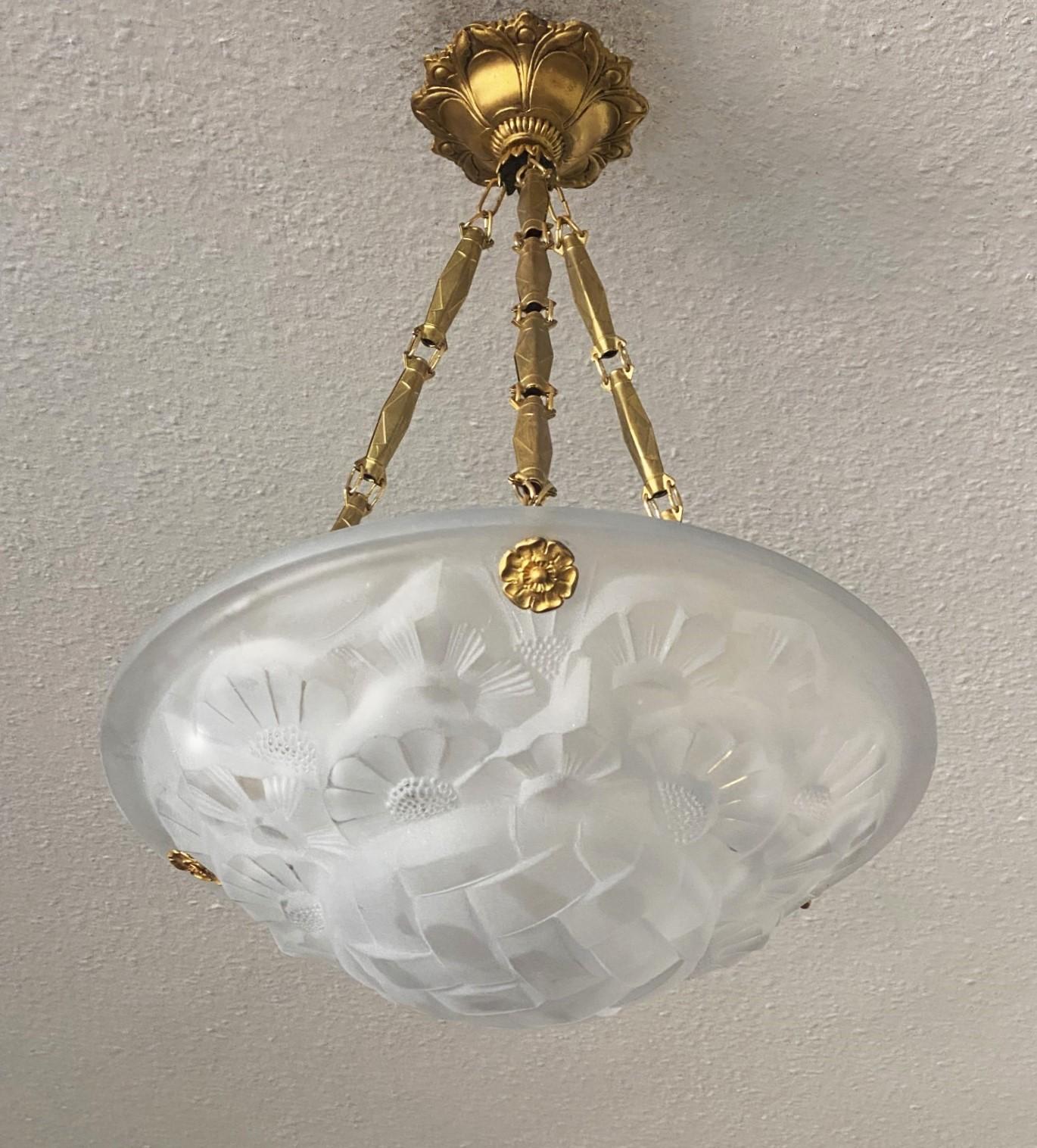 Frosted French Art Deco Degue Art Glass Pendant Chandelier, Signed, France, 1930s For Sale