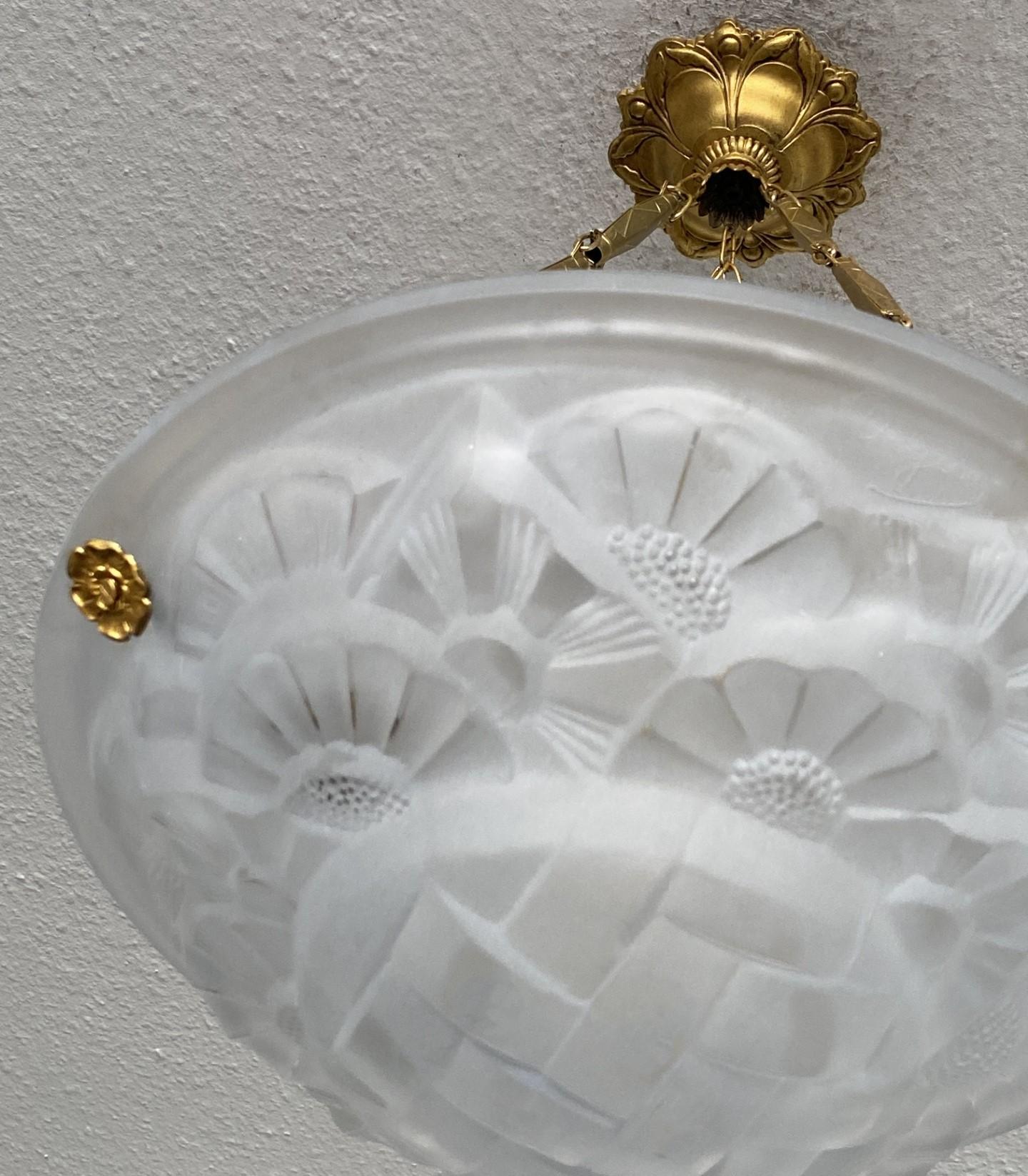 French Art Deco Degue Art Glass Pendant Chandelier, Signed, France, 1930s For Sale 1