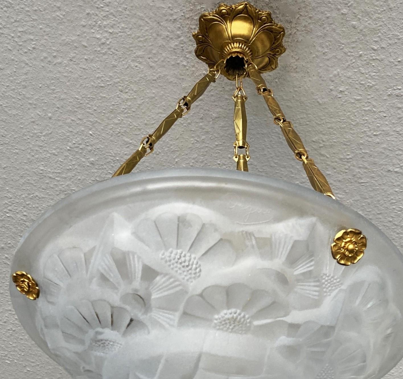 French Art Deco Degue Art Glass Pendant Chandelier, Signed, France, 1930s For Sale 3