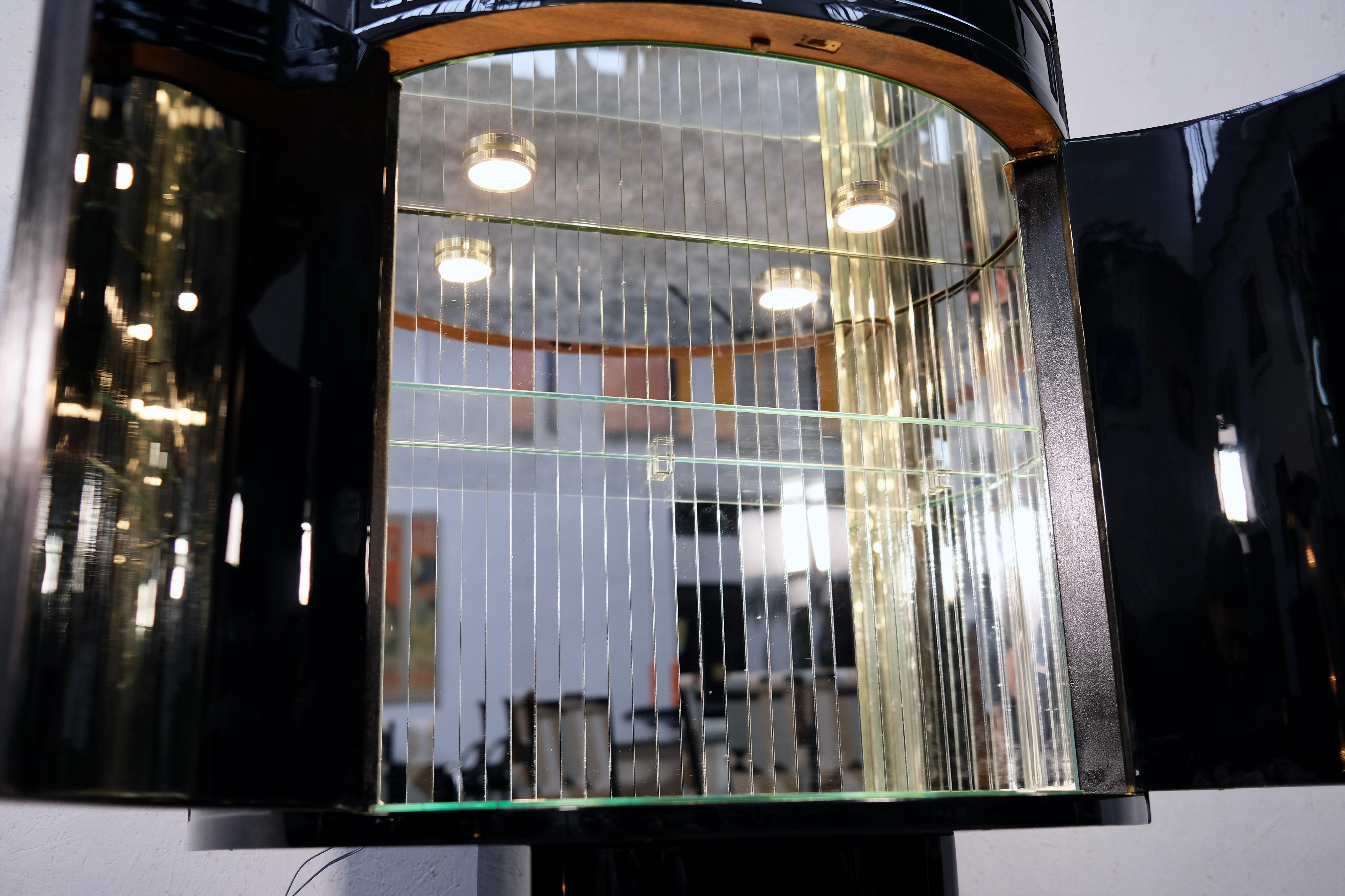 Mueble Bar Art Decó Francés Demi-Lune en Laca Negra con Tapa de Mármol, Años 30 en venta 7