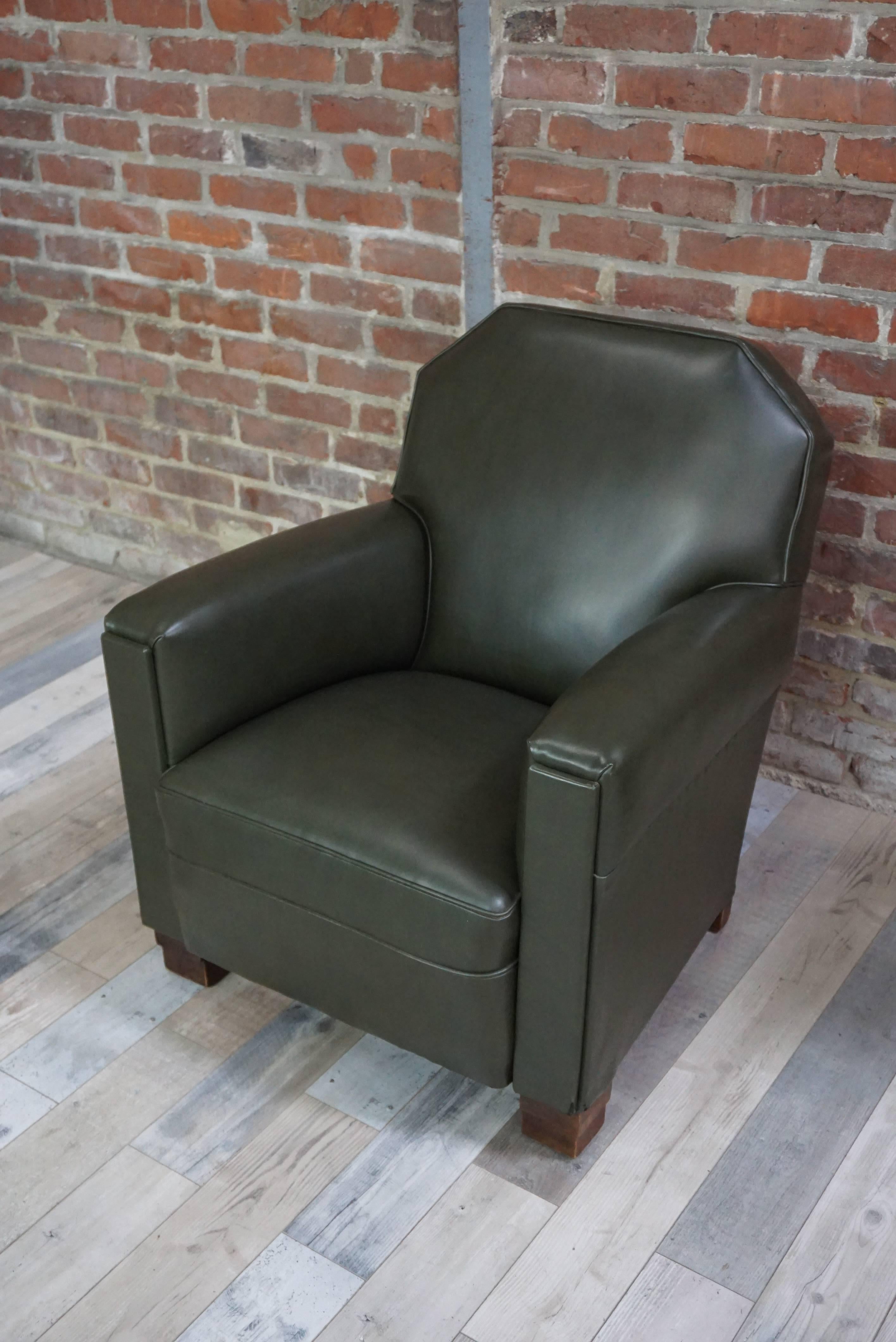 French Art Deco Design 1940s Green Forest Faux Leather and Wood Armchair In Good Condition For Sale In Tourcoing, FR