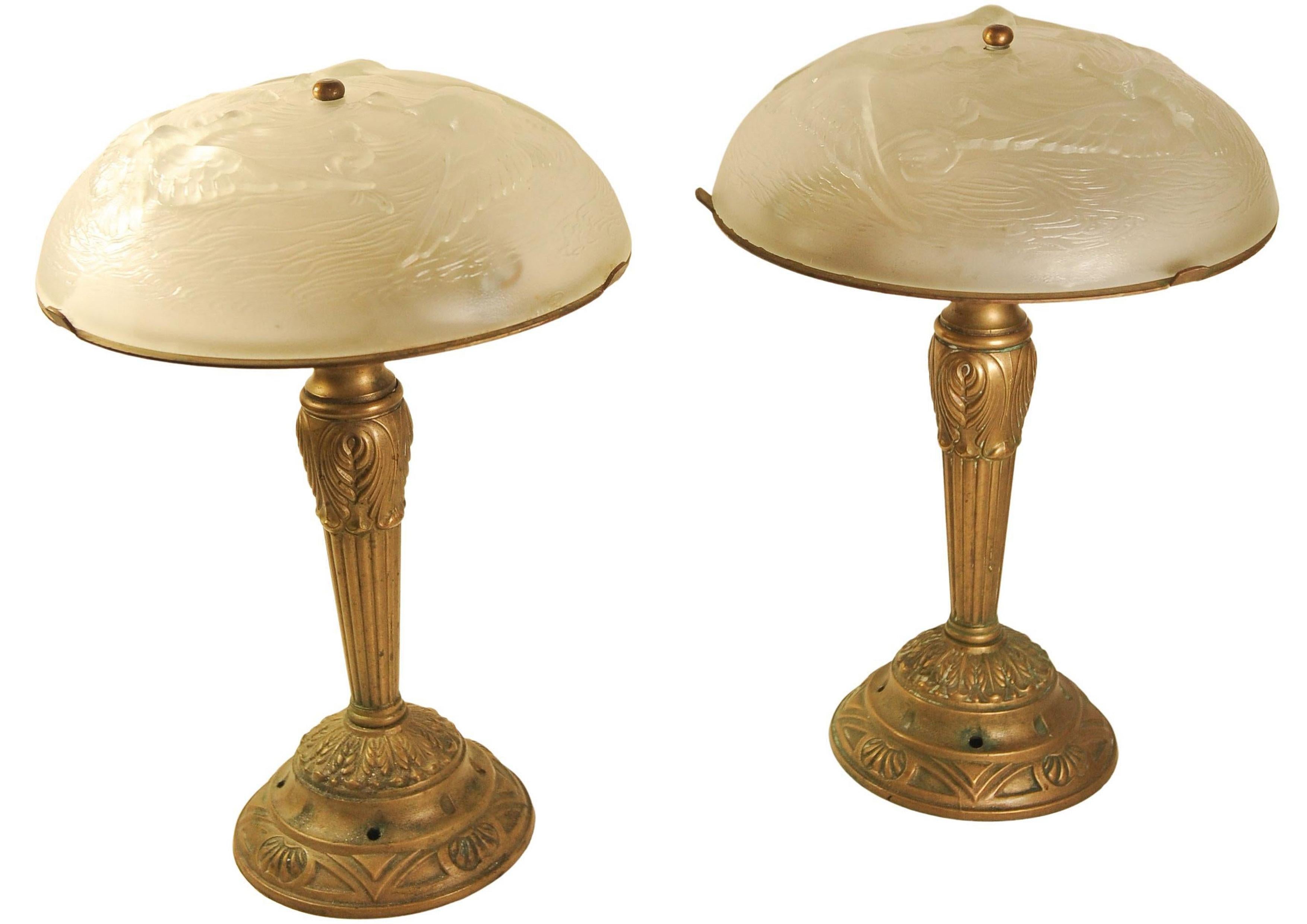 Lampade da tavolo in vetro smerigliato e ottone in stile Art Deco francese di Léon Léon in vendita 4