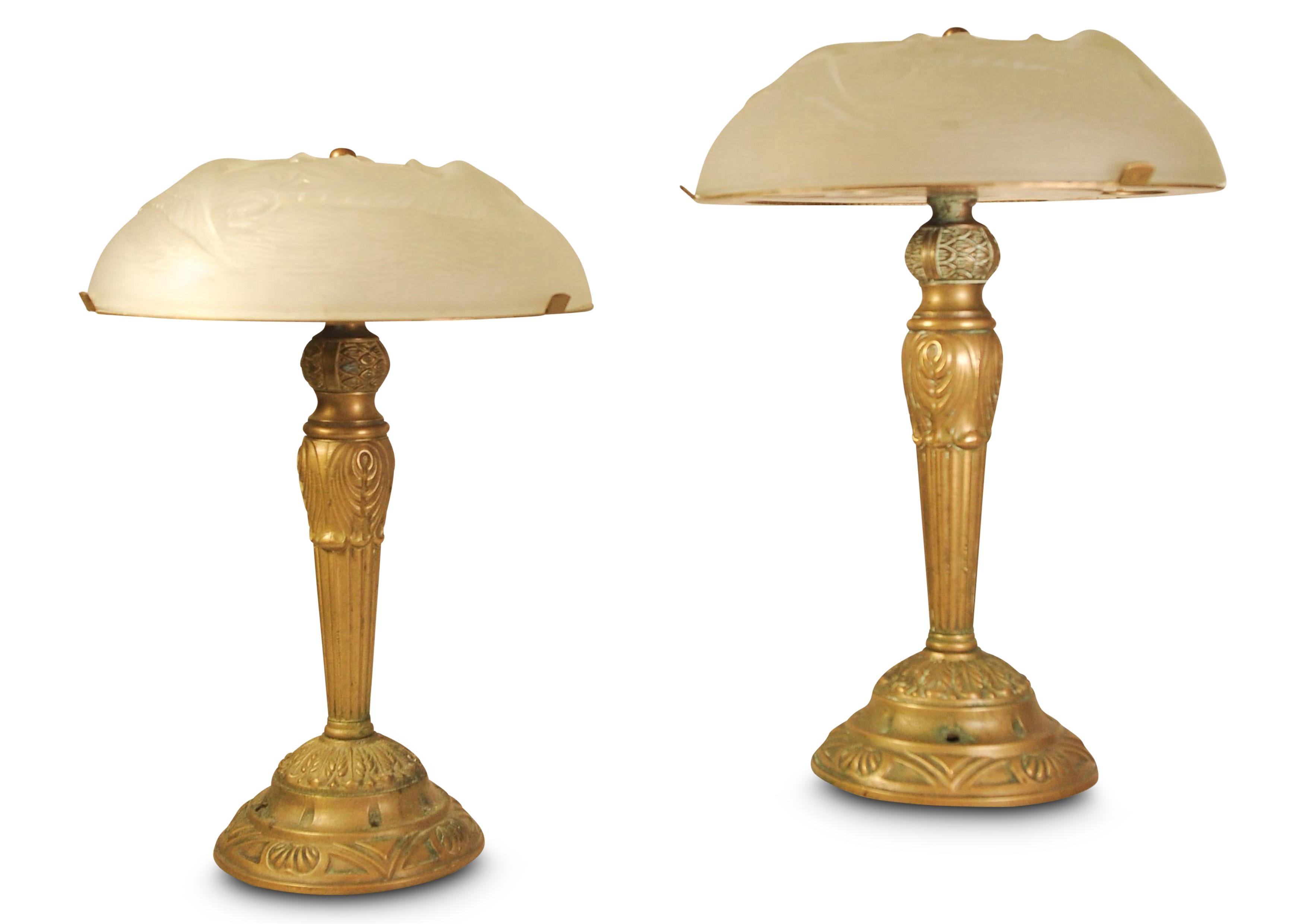 Lampade da tavolo in vetro smerigliato e ottone in stile Art Deco francese di Léon Léon in vendita 5