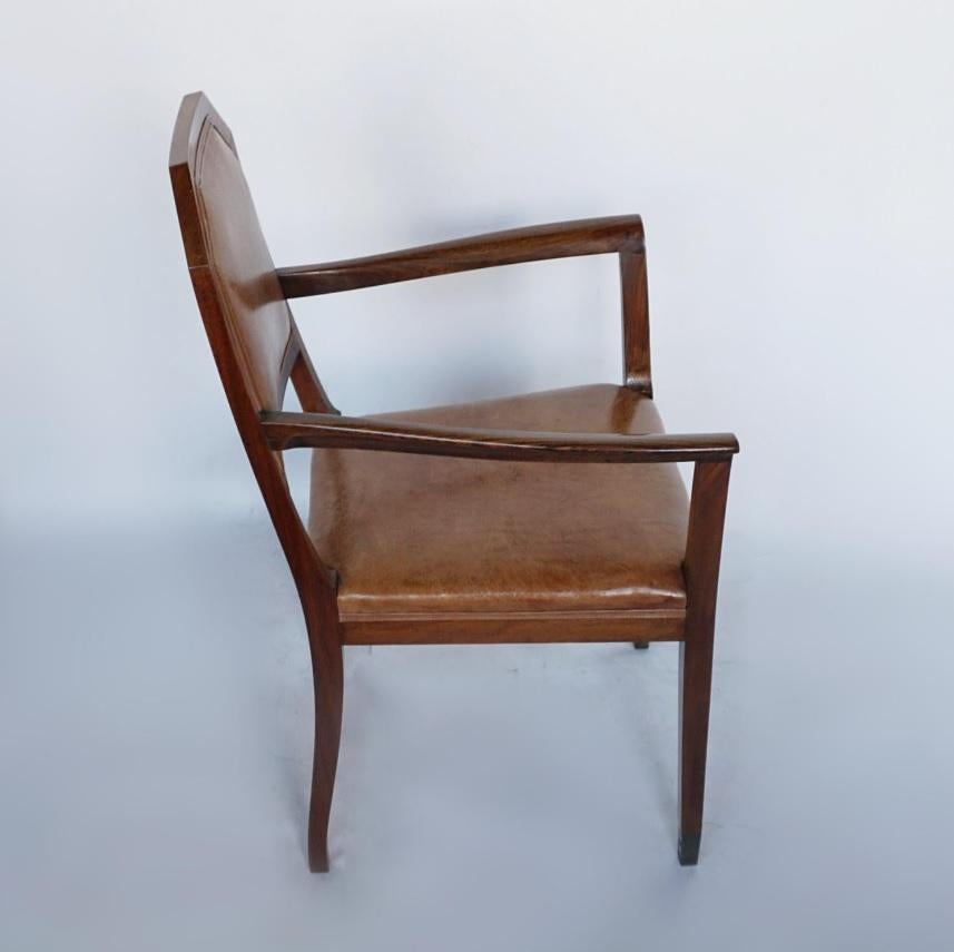 Cuir Chaise de bureau Art déco française Noyer et cuir, vers 1925 en vente