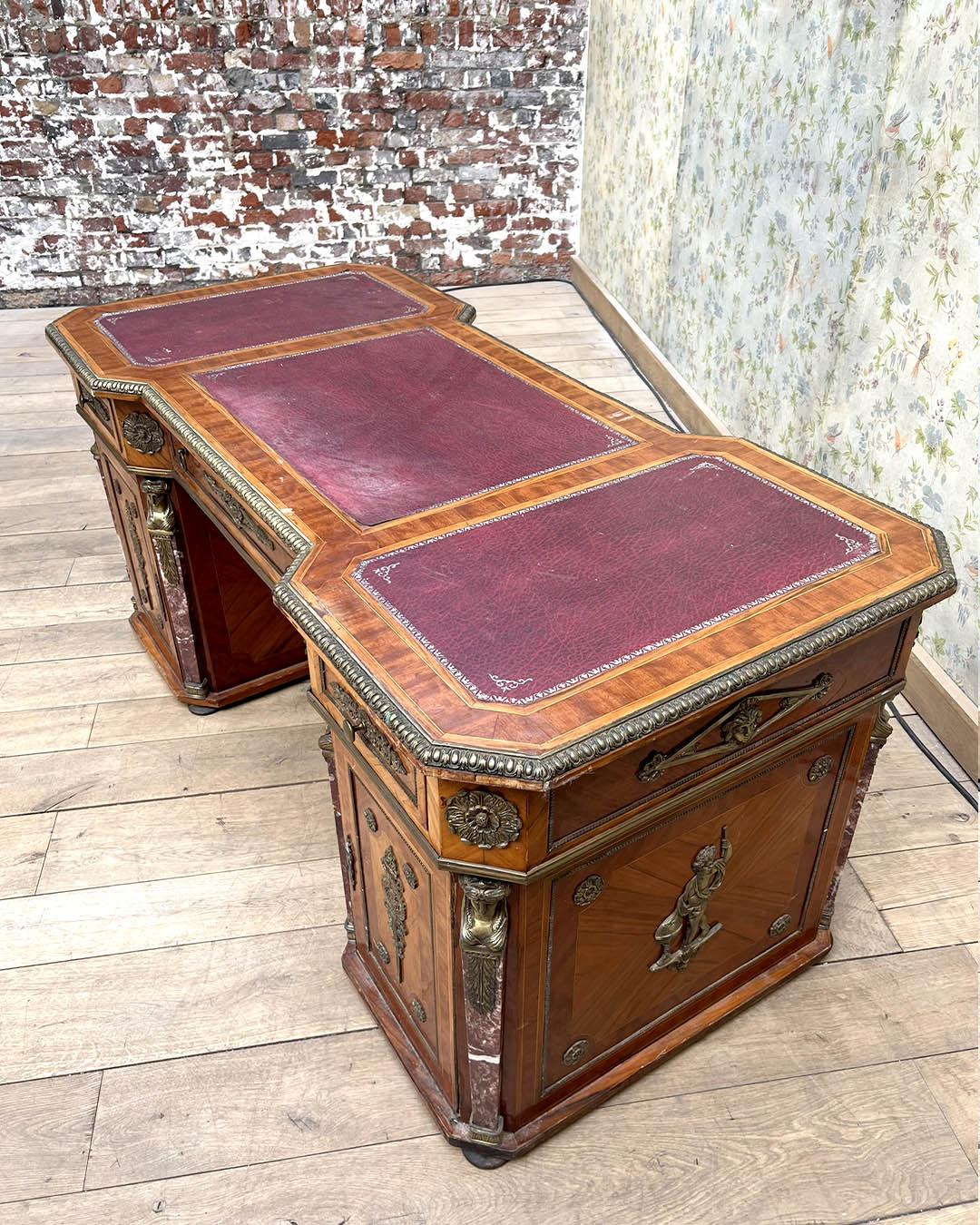 Französischer Art-Déco-Schreibtisch, CIRCA 1930 - Feines Holz, vergoldete Bronze und Marmor im Angebot 6