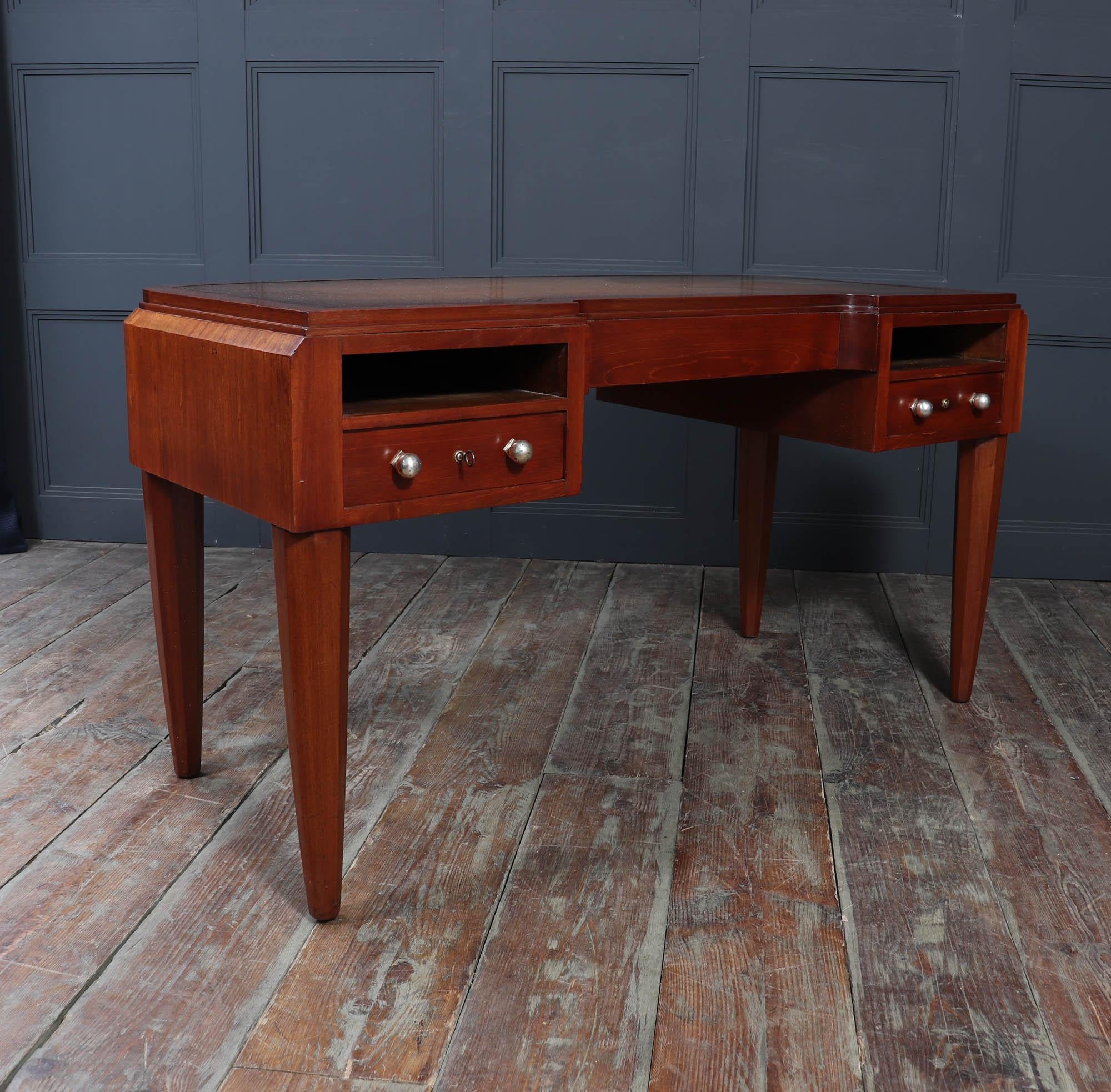 Scrivania Art Deco francese in mogano e legno satinato in vendita 7