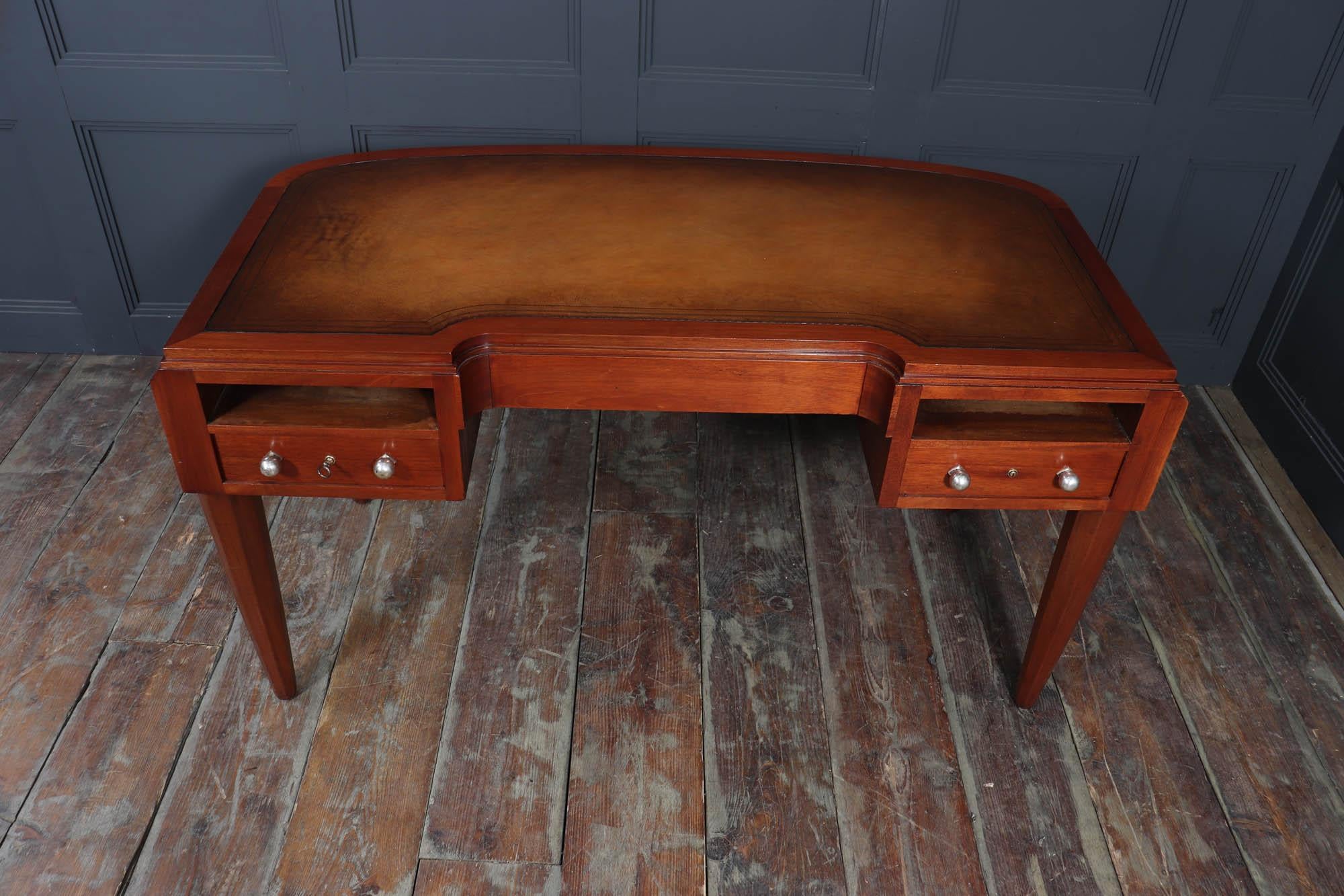 Scrivania Art Deco francese in mogano e legno satinato In condizioni buone in vendita a Paddock Wood Tonbridge, GB