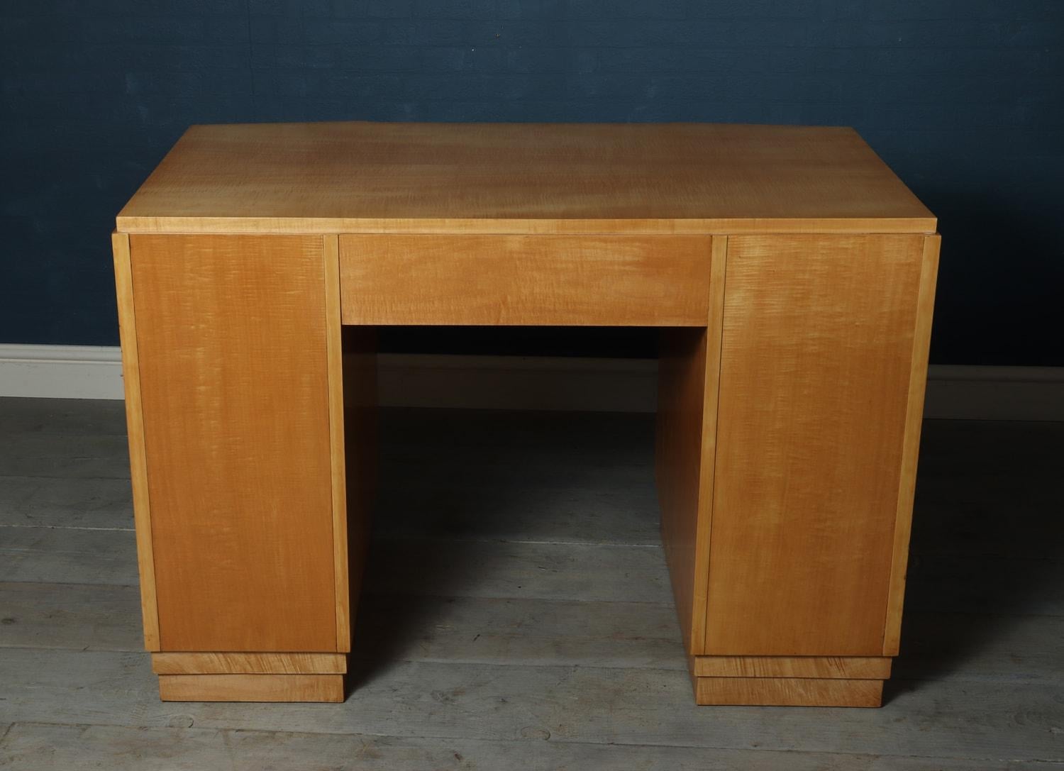 French Art Deco Desk in Sycamore, circa 1930 In Excellent Condition In Paddock Wood, Kent
