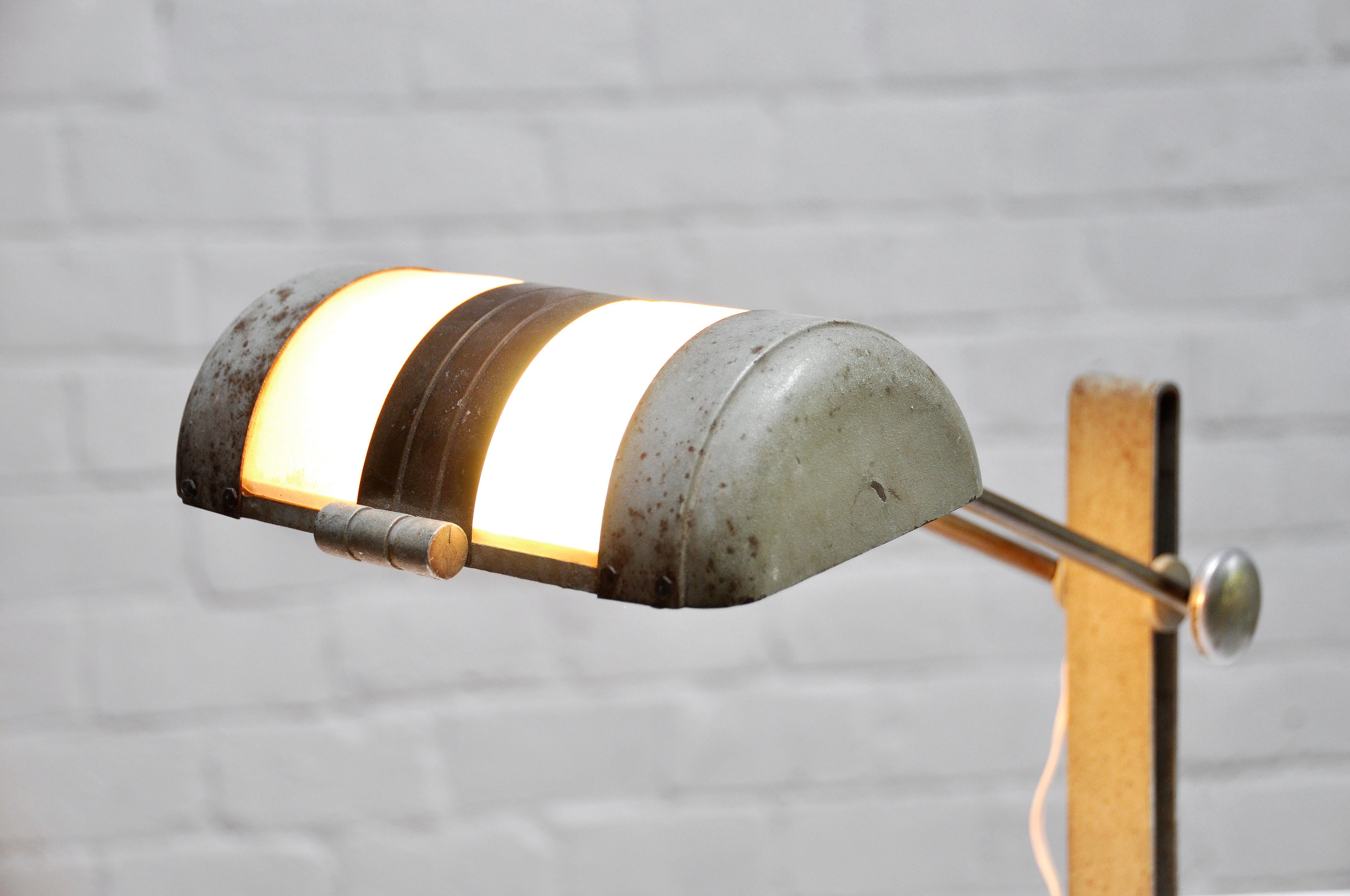 French Art Deco Desk Lamp in the Style of Rene Koechlin, 1930s For Sale 3