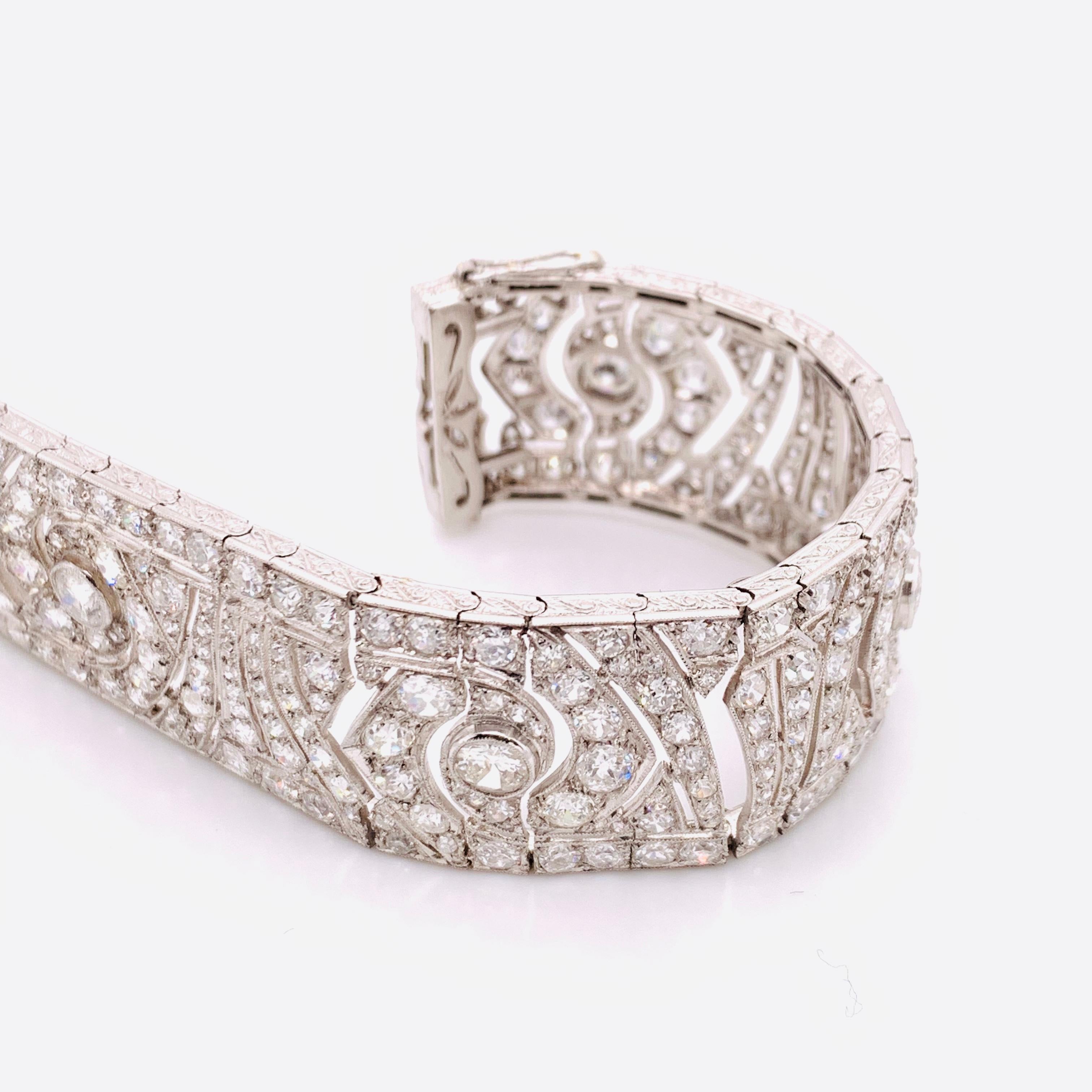 French Art Deco Diamond and Platinum Bracelet, Circa 1935 1
