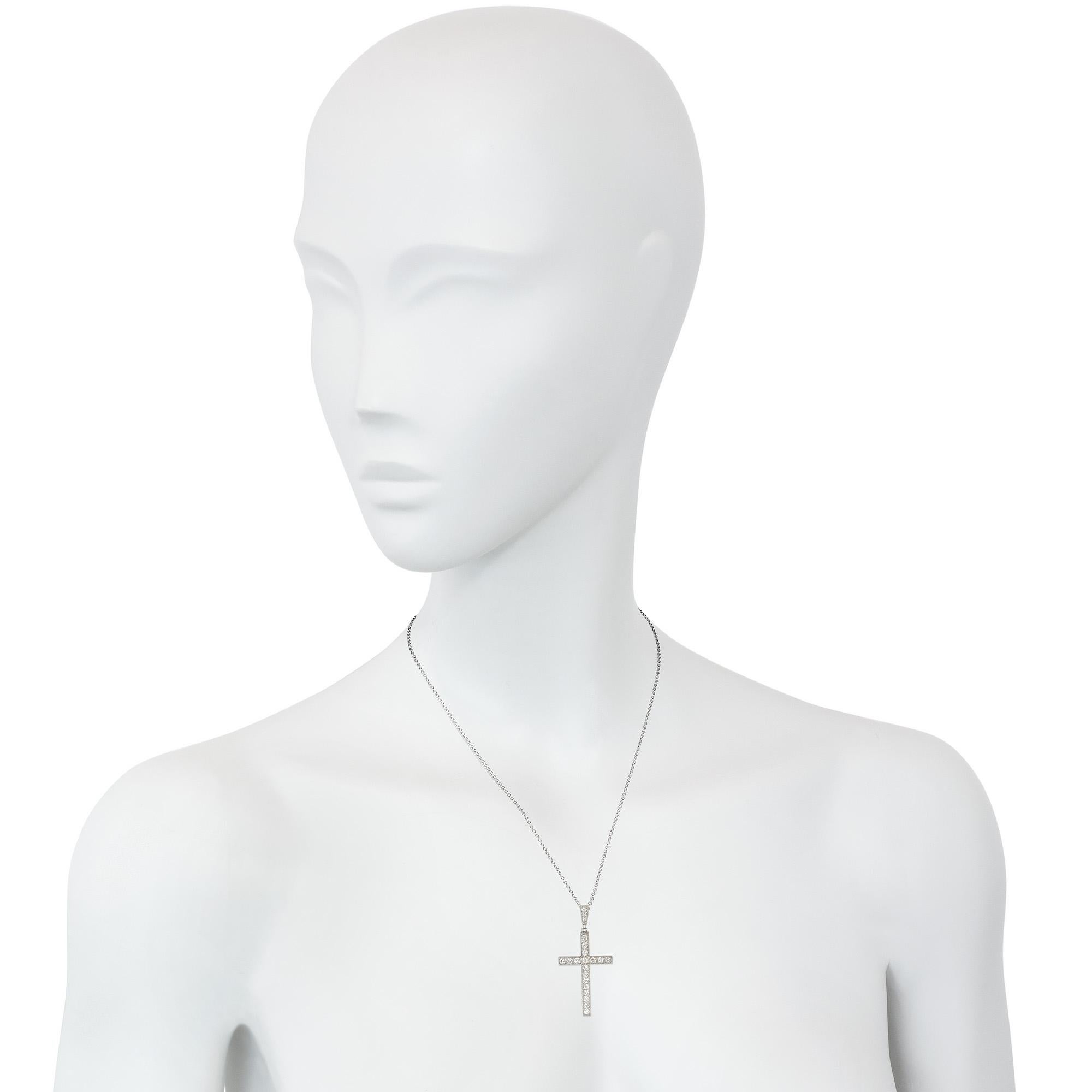 French Art Deco Diamond and Platinum Cross Pendant In Good Condition For Sale In New York, NY