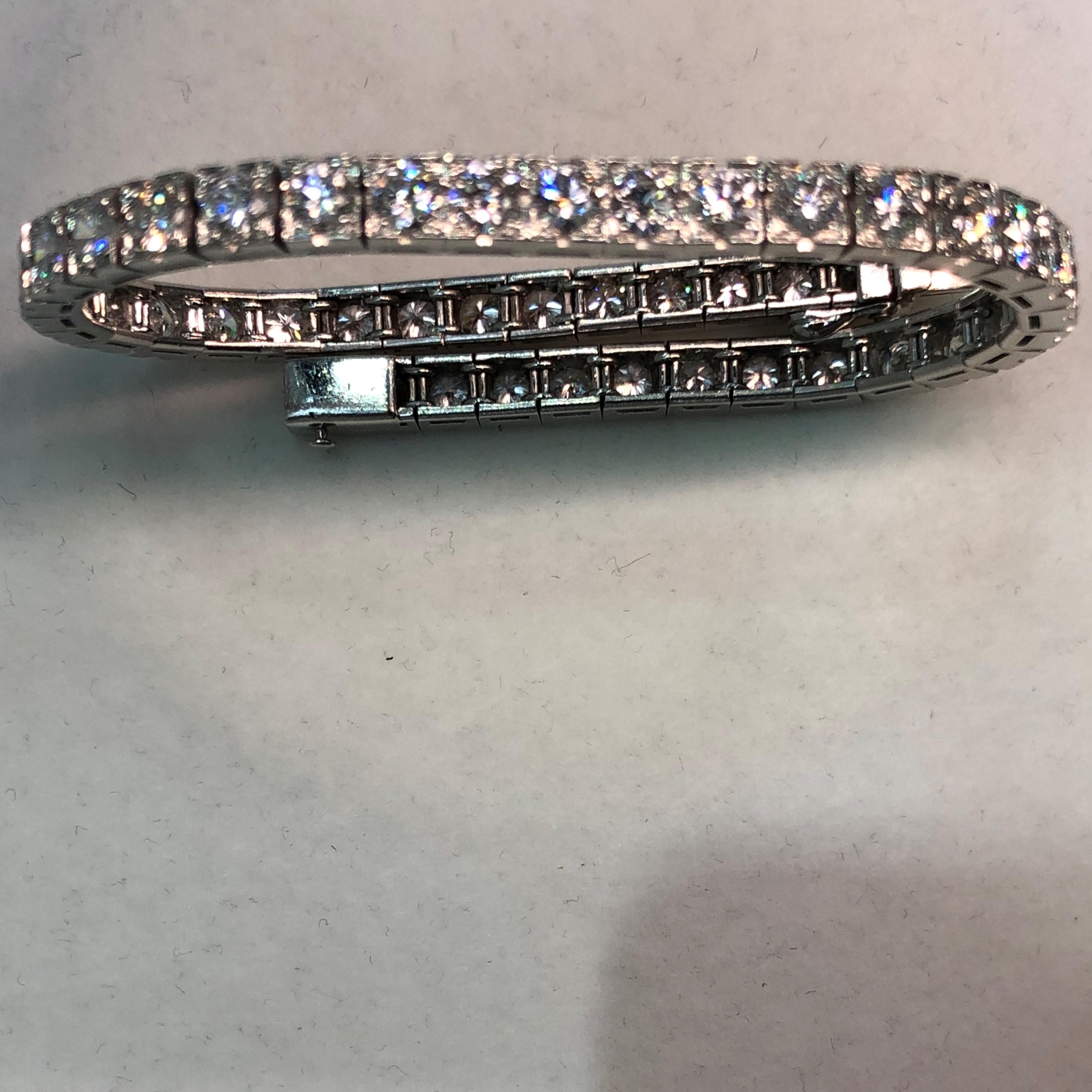 French Art Deco Diamond and Platinum Line Bracelet In Fair Condition For Sale In New York, NY