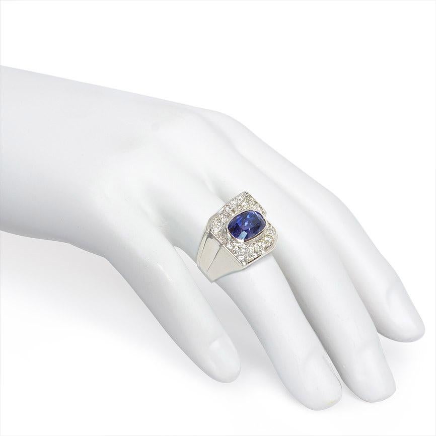 French Art Deco Diamond and Sapphire Cocktail Ring of Geometric Design In Good Condition For Sale In New York, NY