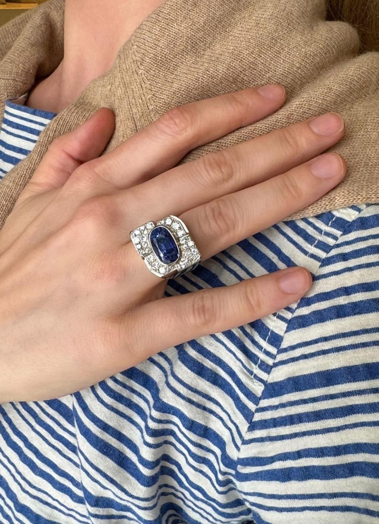 Women's or Men's French Art Deco Diamond and Sapphire Cocktail Ring of Geometric Design For Sale