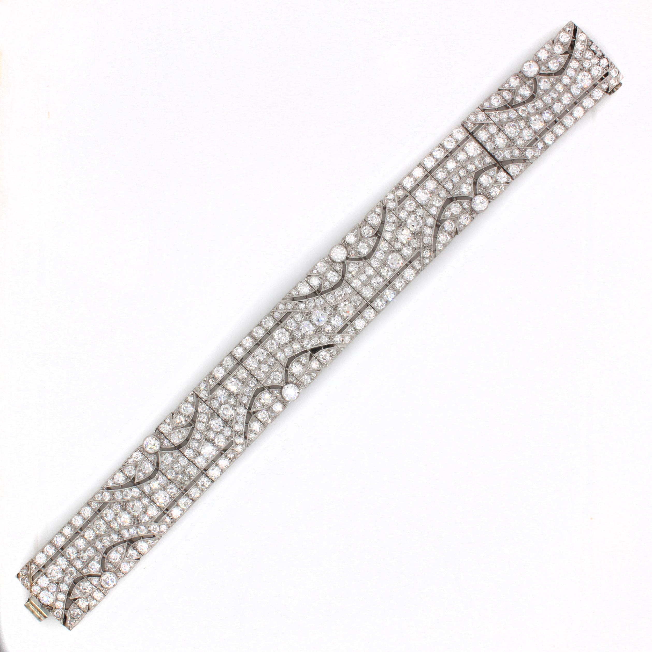 French Art Deco Diamond 'ca. 20 carats' Panel Bracelet, ca. 1920s In Good Condition In Idar-Oberstein, DE