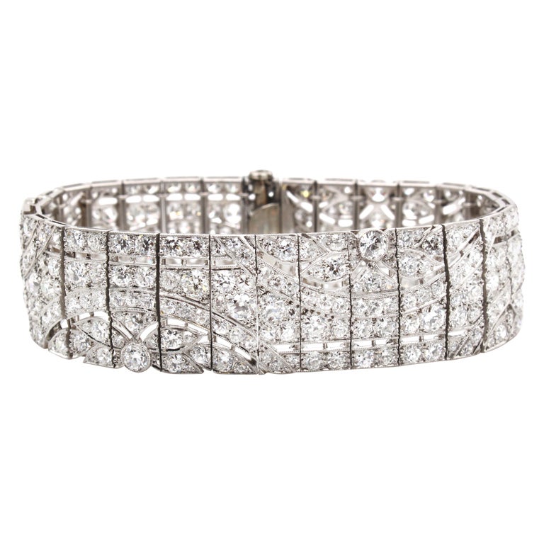 French Art Deco Diamond 'ca. 20 carats' Panel Bracelet, ca. 1920s For Sale