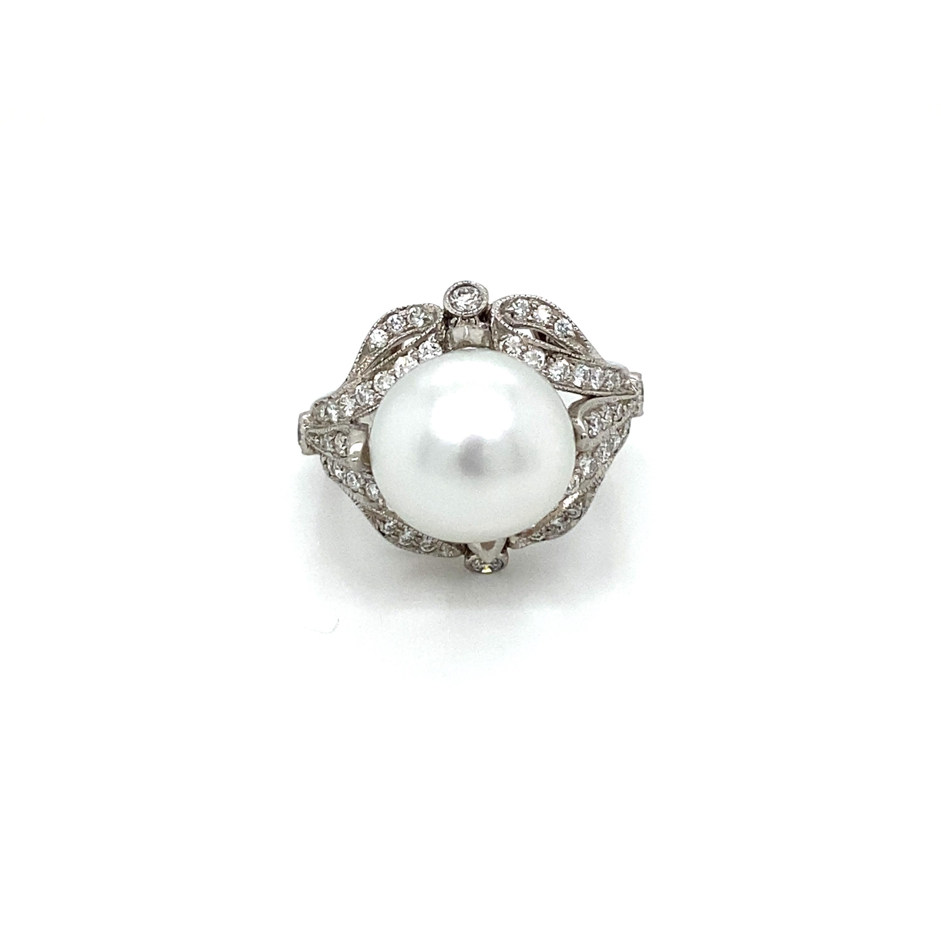 French Art Deco Diamond Keshi Pearl Platinum Engagement Ring In Excellent Condition In Napoli, Italy