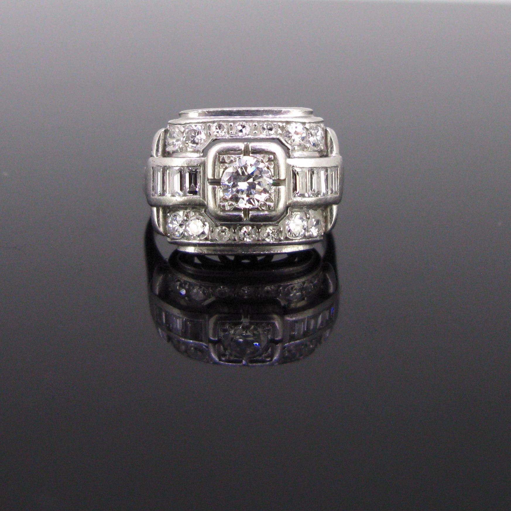 French Art Deco Diamonds Round and Baguette Platinum Ring In Good Condition In London, GB
