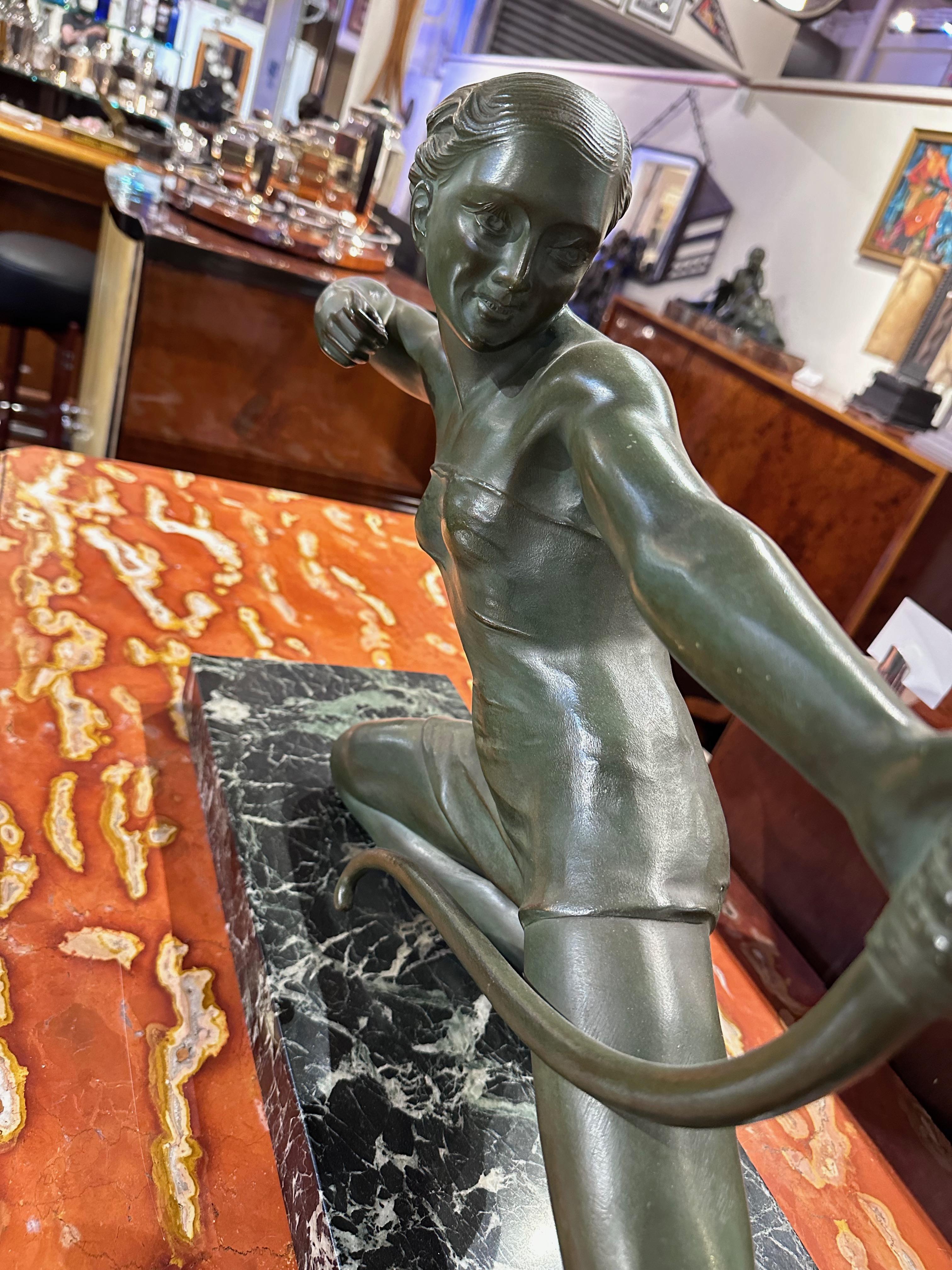 Milieu du XXe siècle Bronze Art déco français Diane la chasseresse de S. Melanie, années 1930 en vente