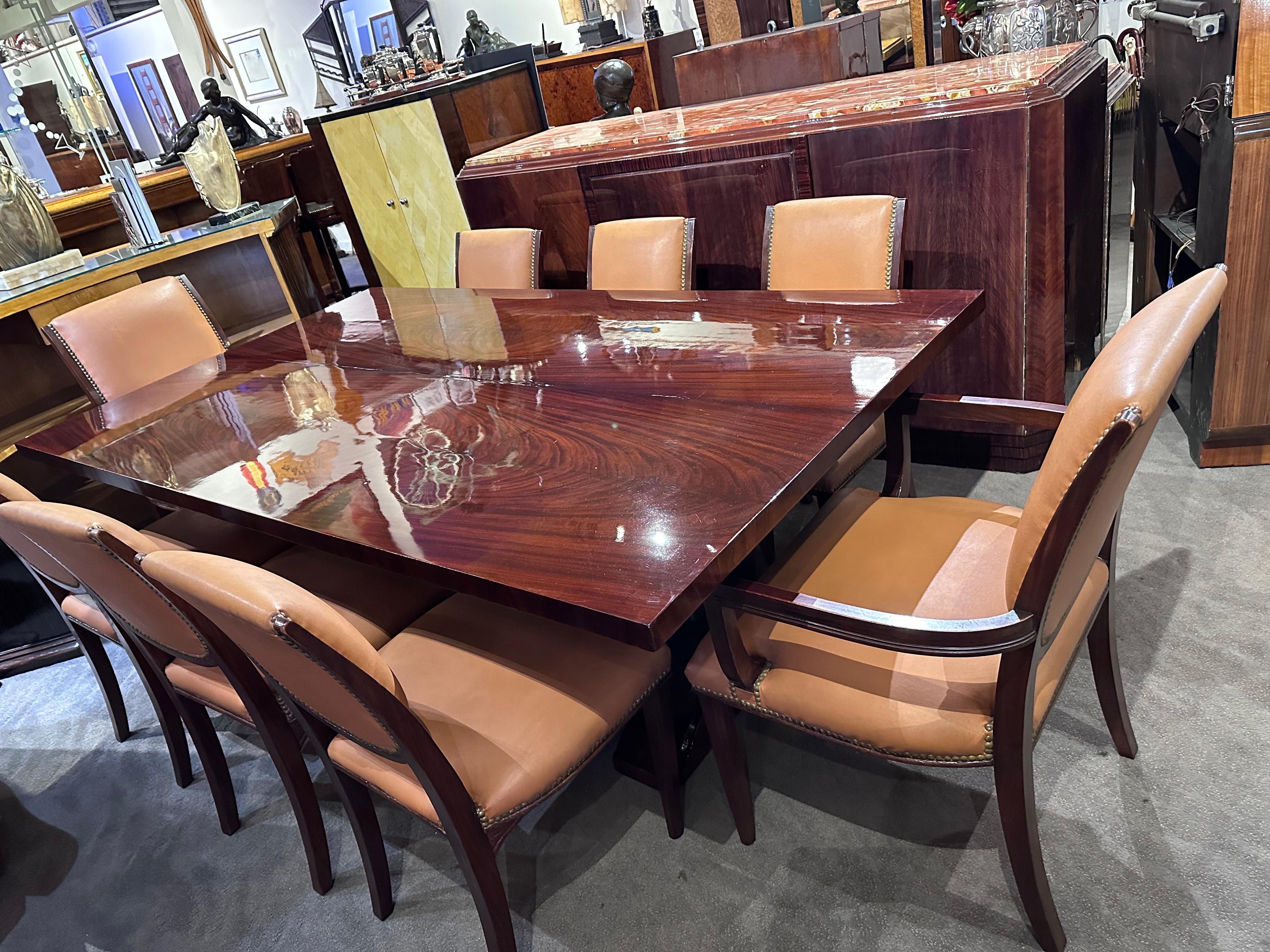 Français French Art Deco Dining Room Suite 8 Chairs and 3 Matching Side Pieces en vente
